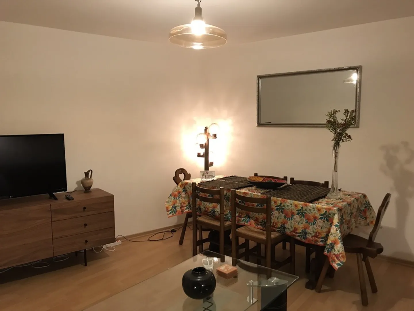 Appartamento affascinante di 3,5 stanze con balcone ad Adliswil - disponibile immediatamente - Foto 4 di 13