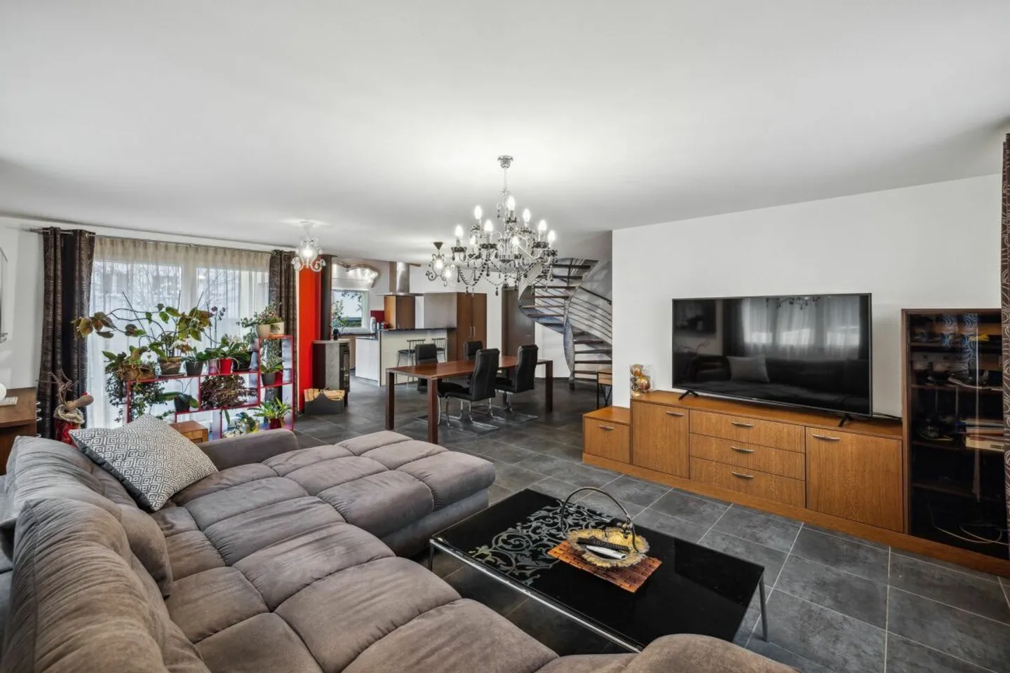 Magnifica villa indipendente con piscina, annesso e ampio terreno a Muraz-Collombey - Foto 14 di 22