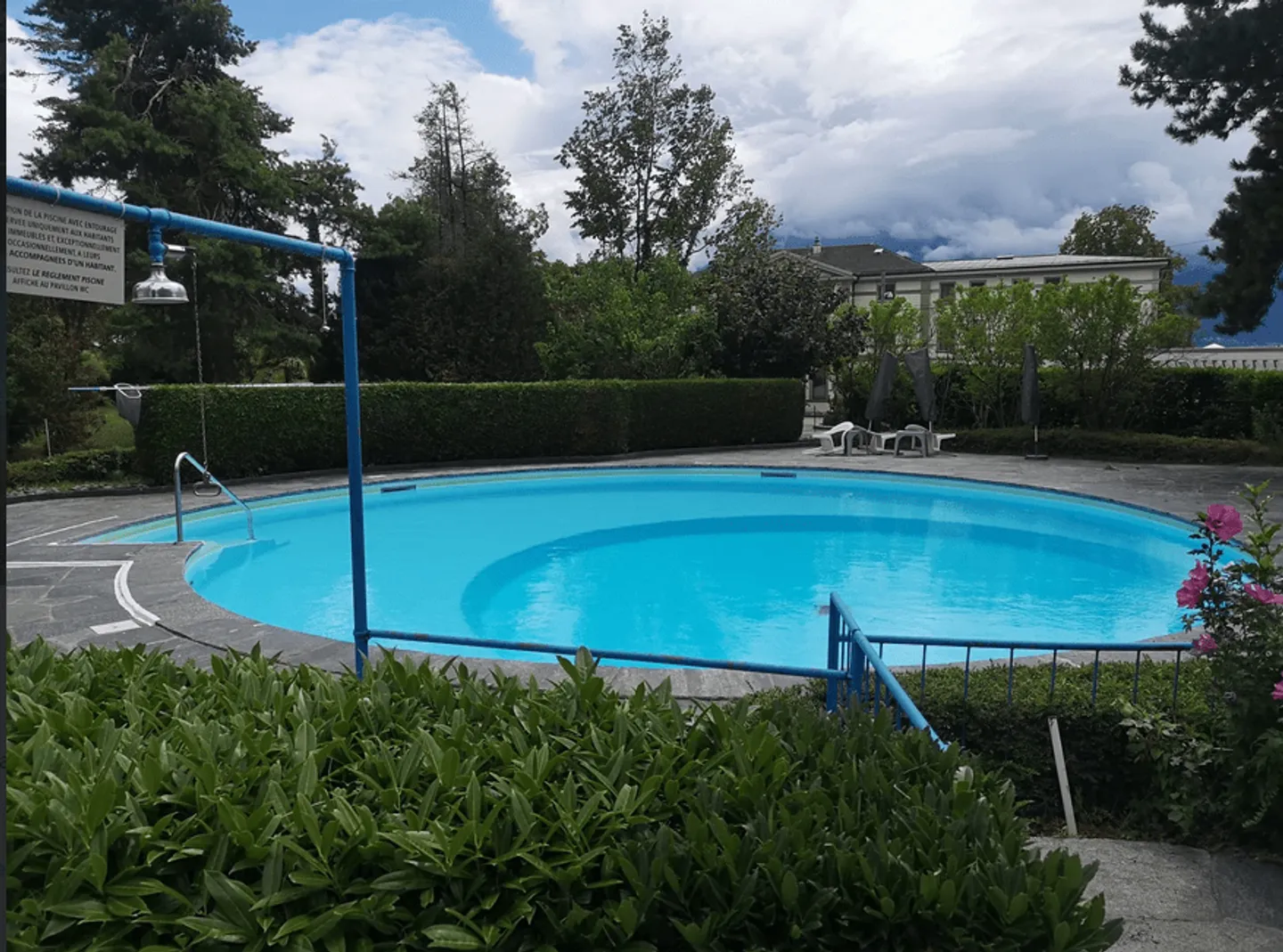 Appartement Charmant avec Terrasse - Photo 1 sur 4