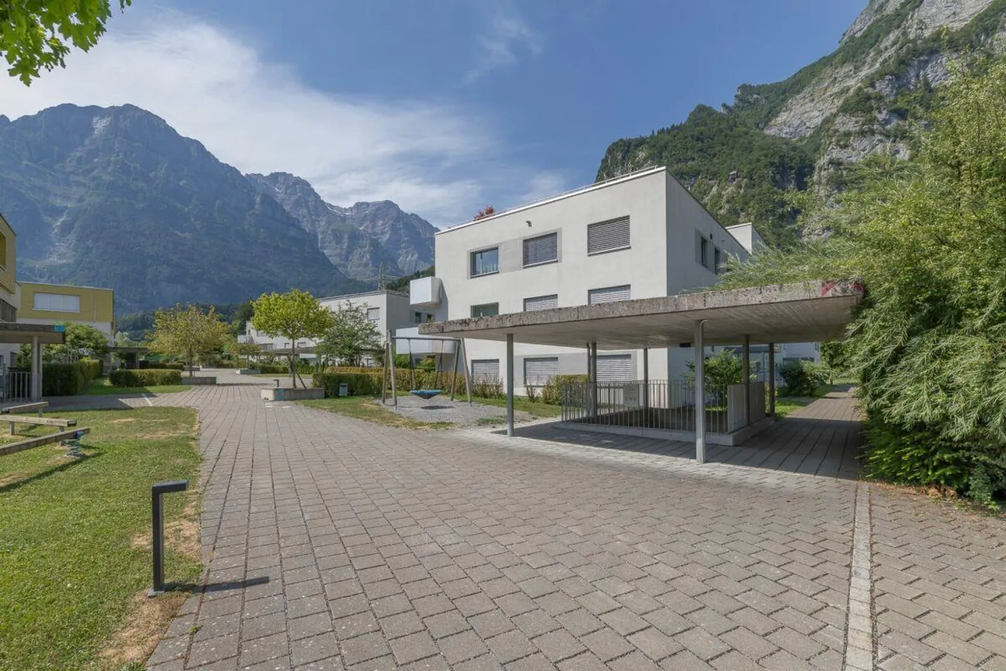 Appartement moderne de 4,5 pièces dans un quartier résidentiel familial - Photo 12 sur 13