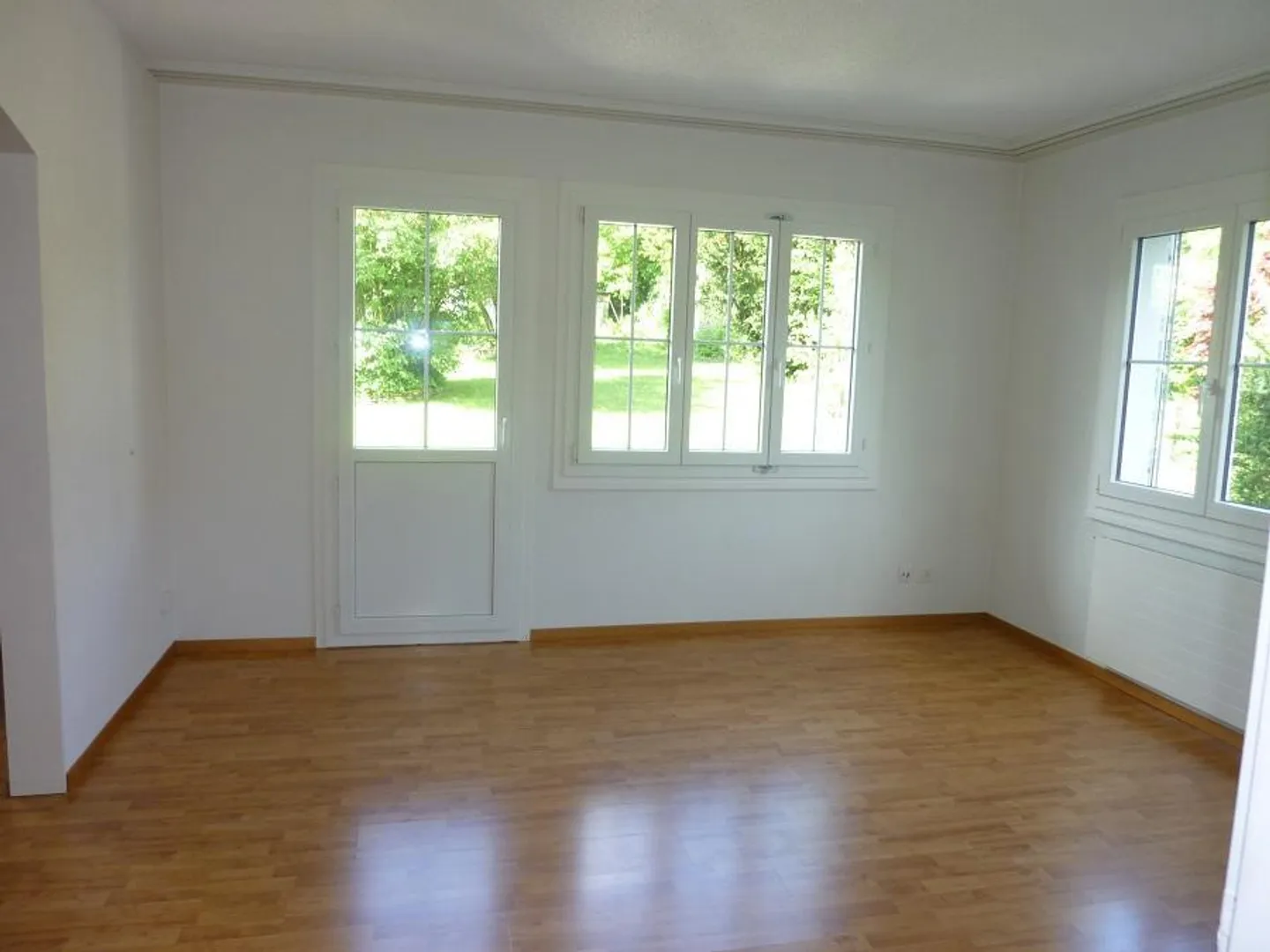 Charmante maison familiale jumelée avec grand jardin - Photo 2 sur 12