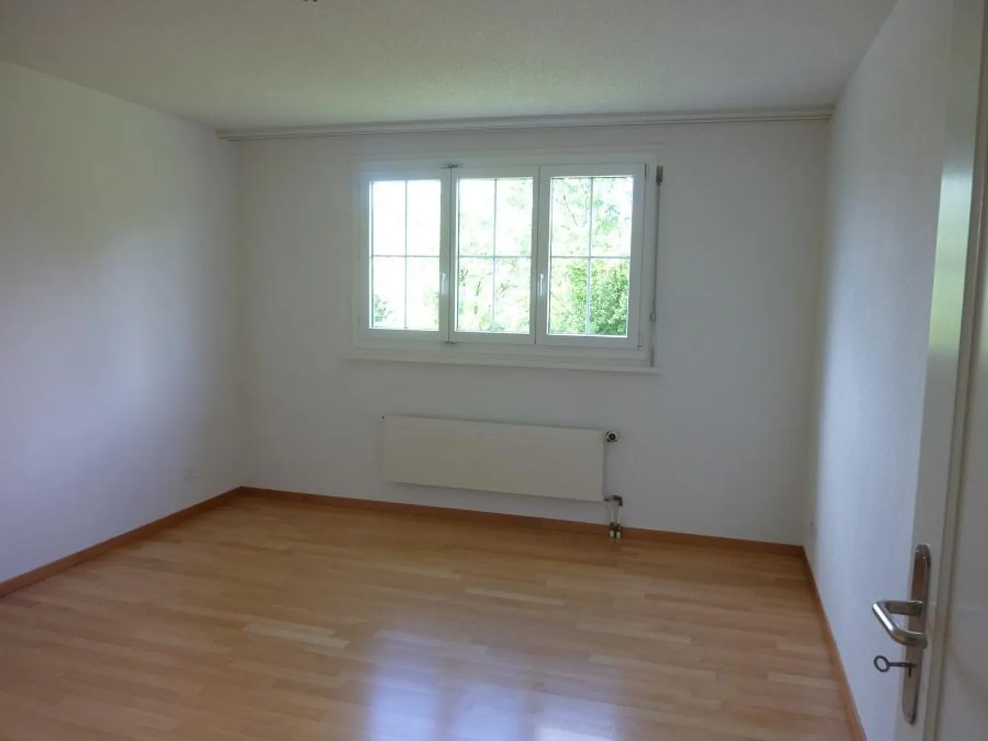 Charmante maison familiale jumelée avec grand jardin - Photo 4 sur 12