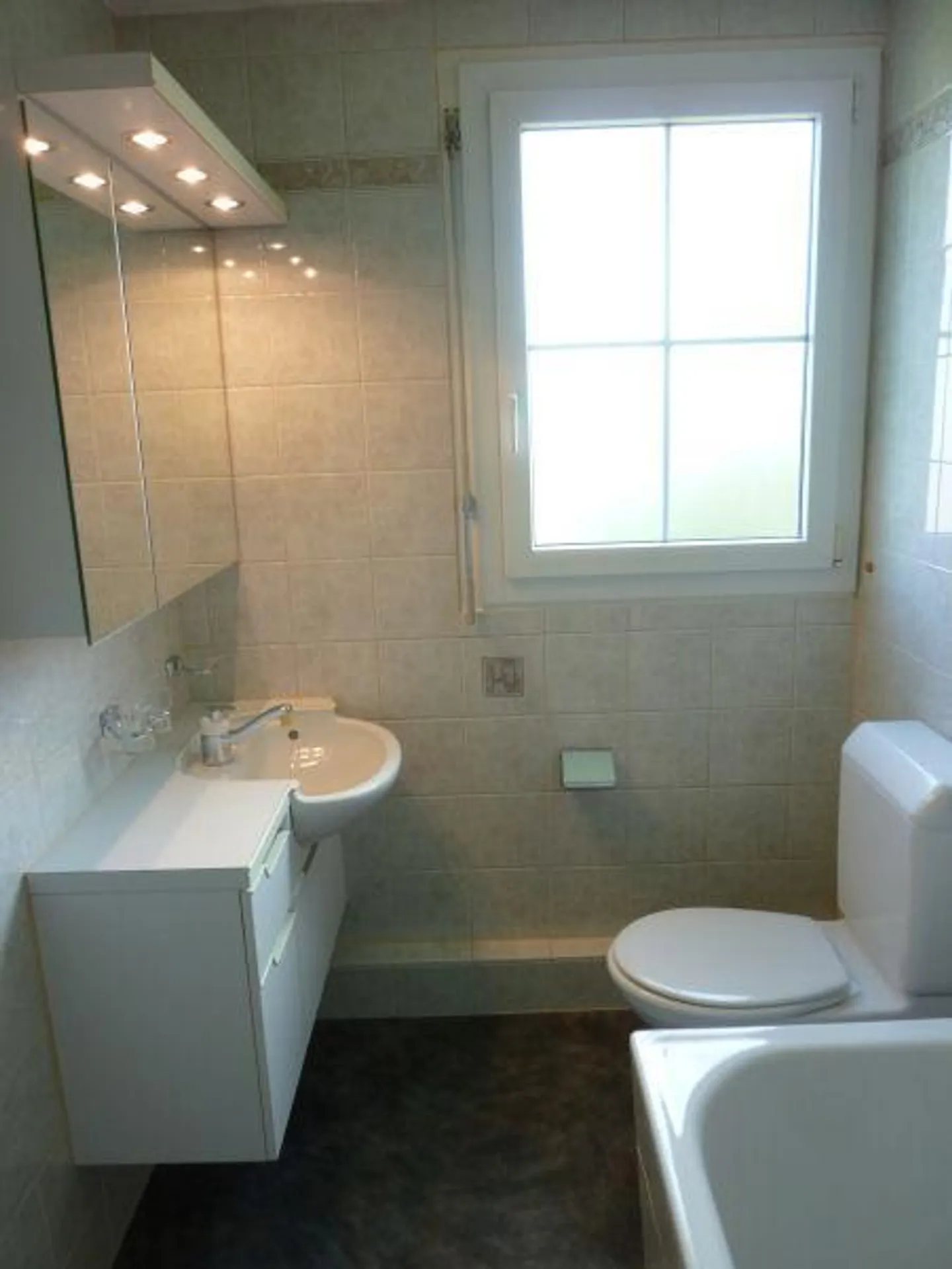 Charmante maison familiale jumelée avec grand jardin - Photo 10 sur 12