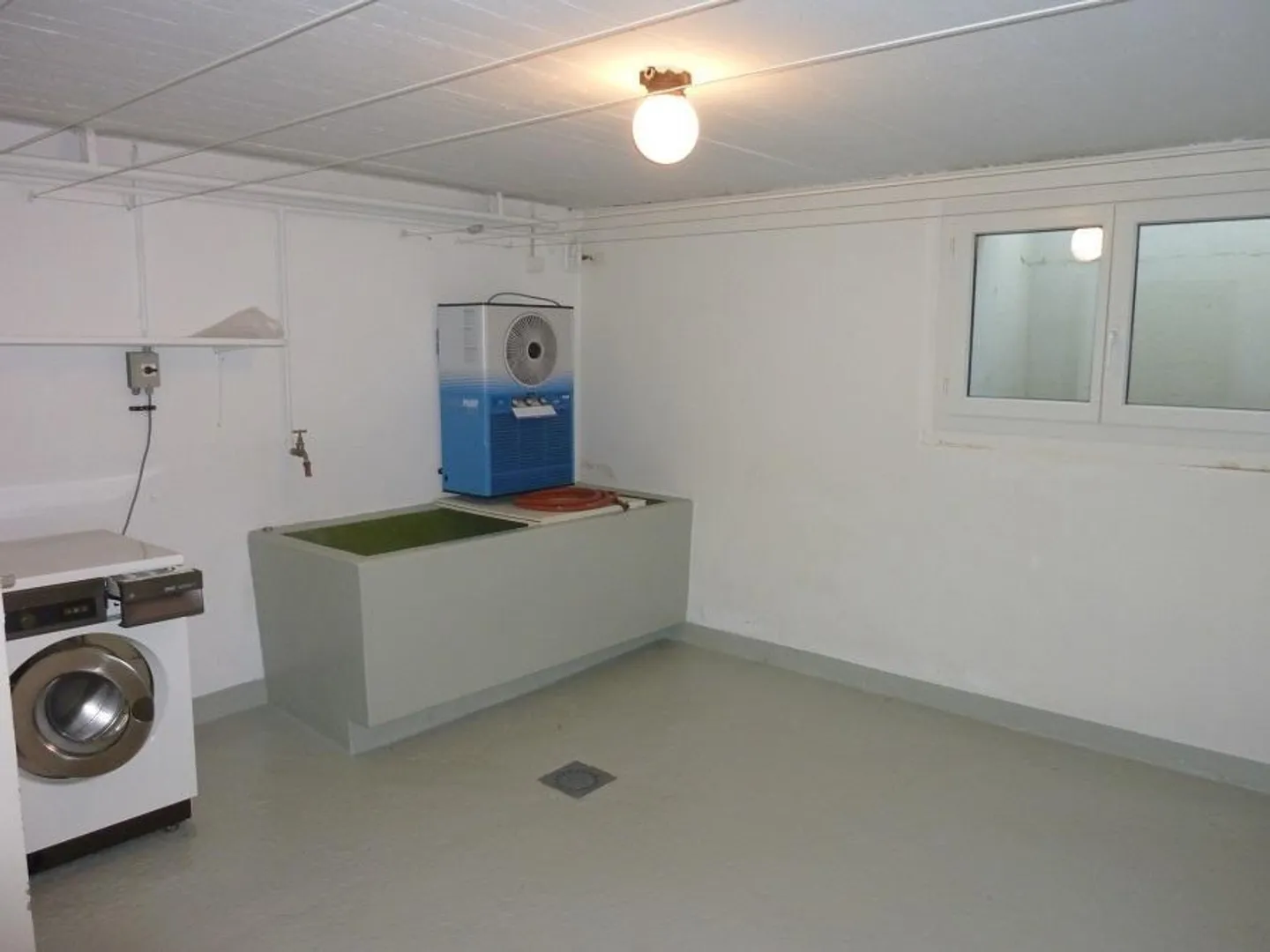 Charmante maison familiale jumelée avec grand jardin - Photo 11 sur 12