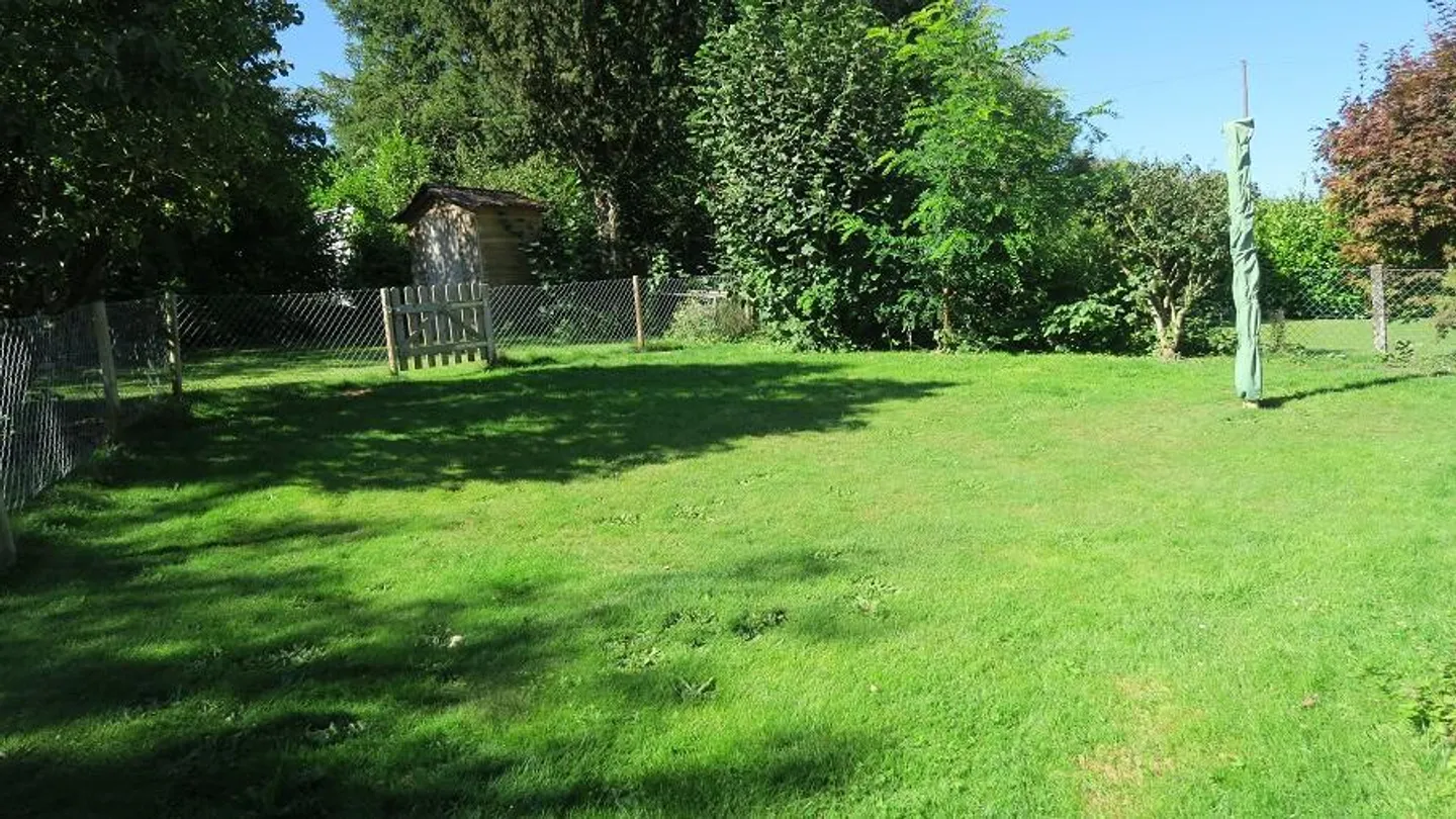 Charmante maison familiale jumelée avec grand jardin - Photo 12 sur 12