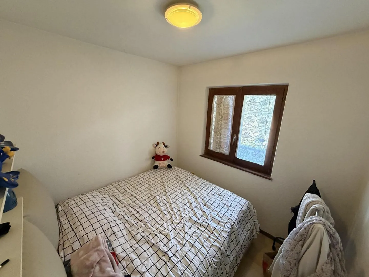 Chalet con due appartamenti di 3 camere, grande terreno edificabile in una posizione molto soleggiata... - Foto 7 di 72