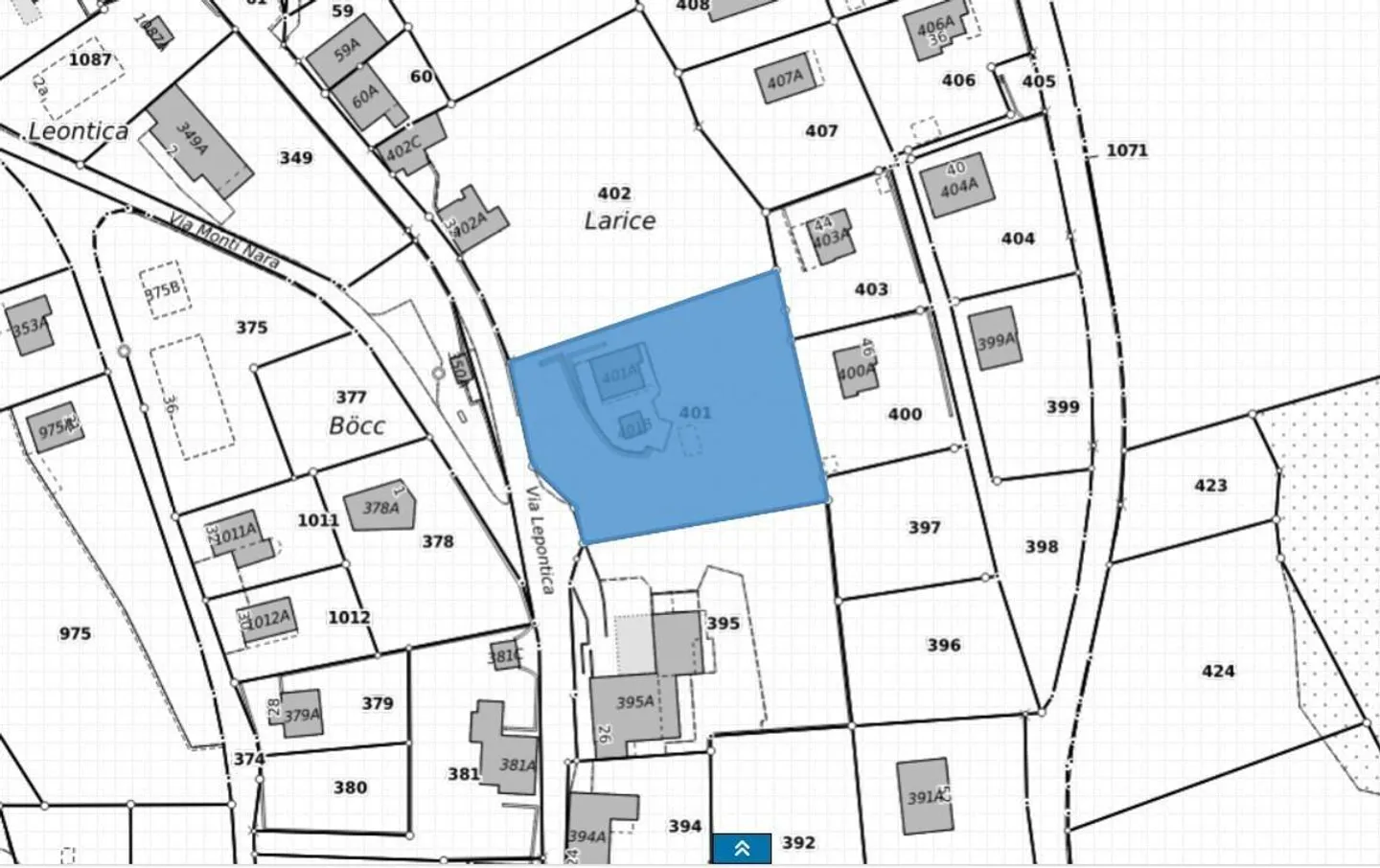 Chalet con due appartamenti di 3 camere, grande terreno edificabile in una posizione molto soleggiata... - Foto 32 di 72