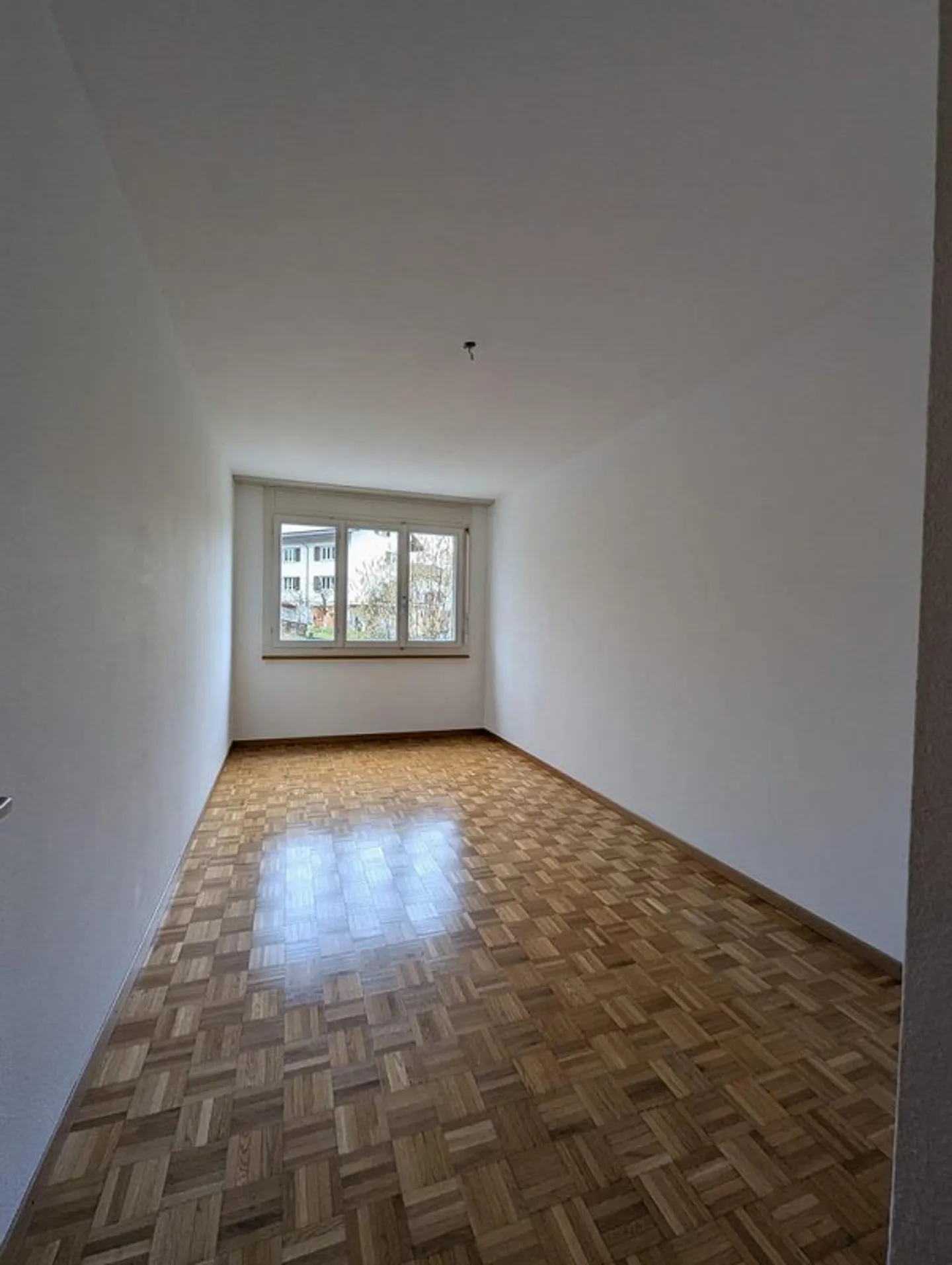 Luminoso appartamento di 4,5 stanze al 2° piano con balcone - Foto 8 di 11