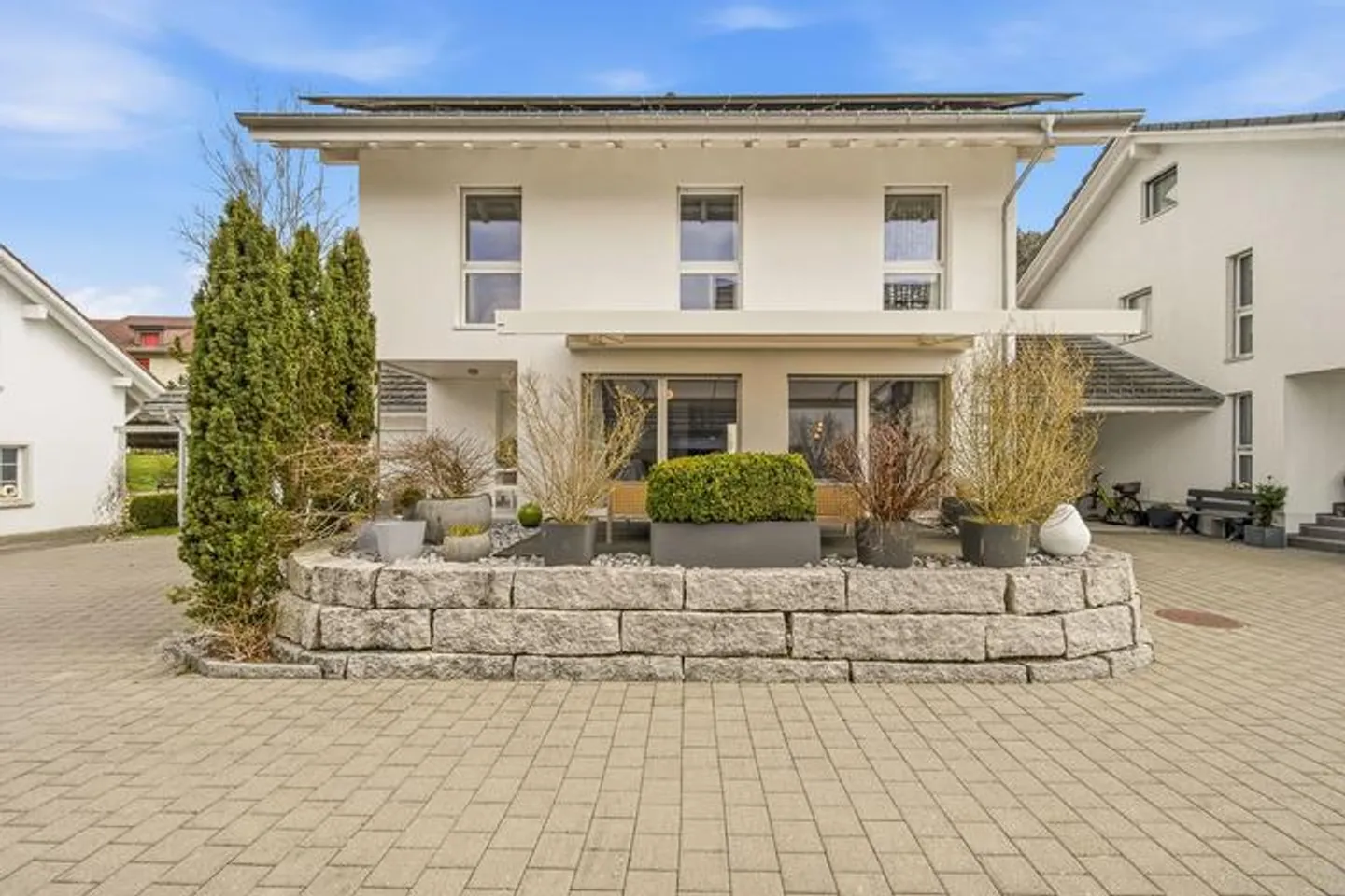 UNE MAISON AVEC DU COEUR : MODERNE, CHAUDE ET ACCUEILLANTE - Photo 1 sur 9