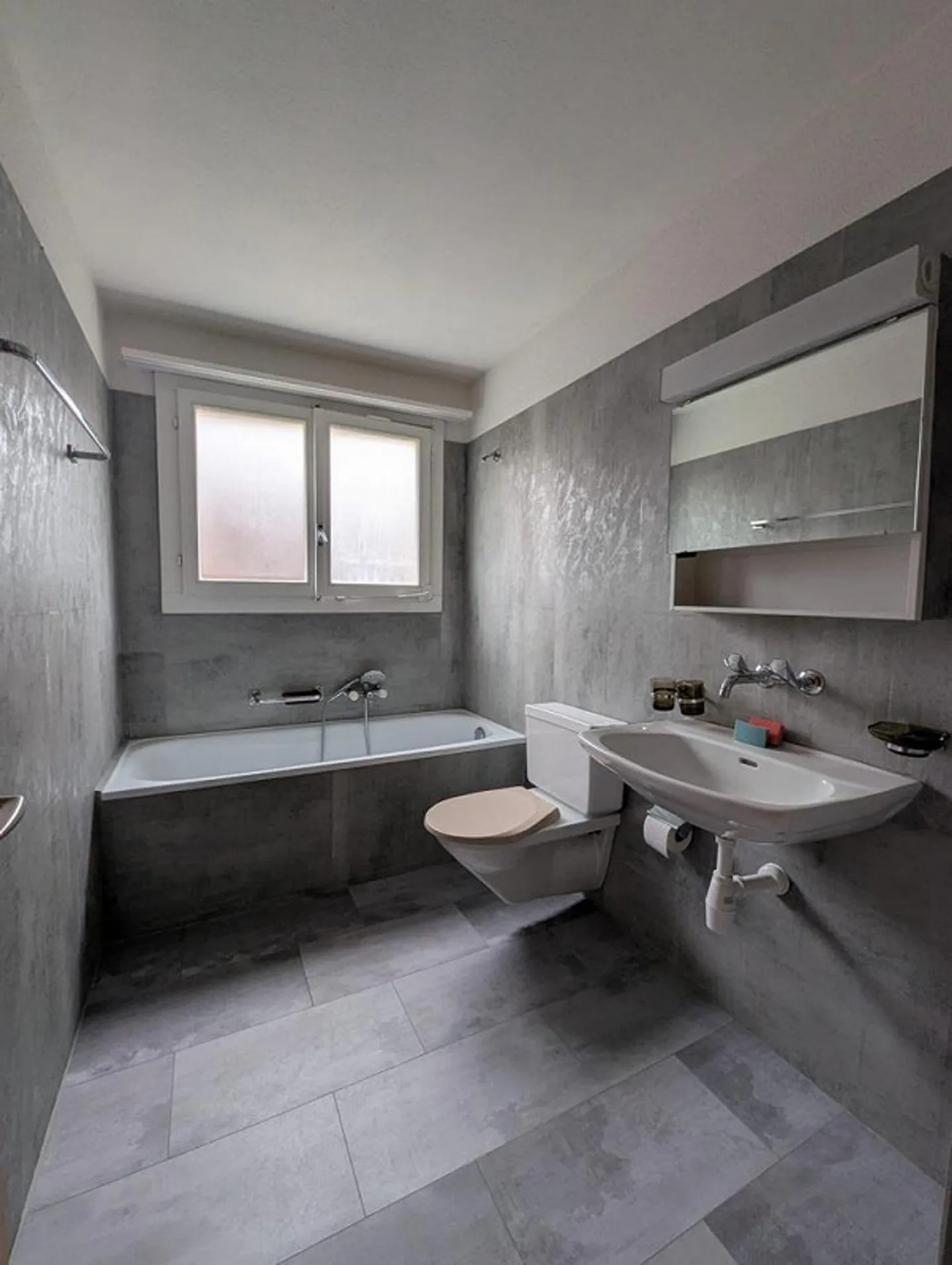 Luminoso appartamento di 4,5 stanze al 2° piano con balcone - Foto 5 di 11