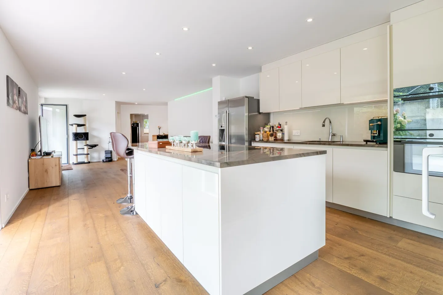 Condominio moderno di 4,5 stanze con grande area esterna e giardino d'inverno - Foto 4 di 14