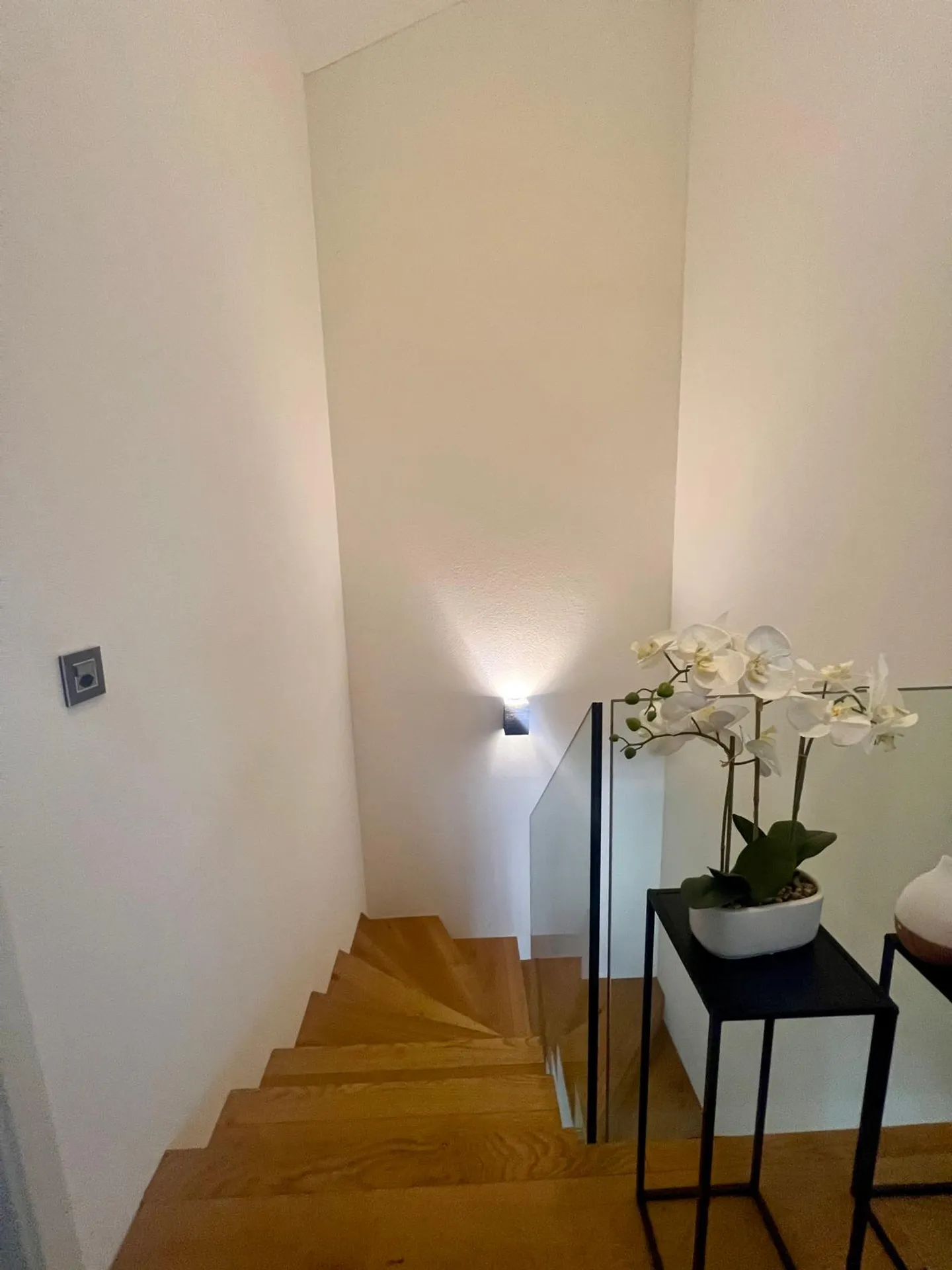 Modern Row House in Courtaman - Photo 2 of 7