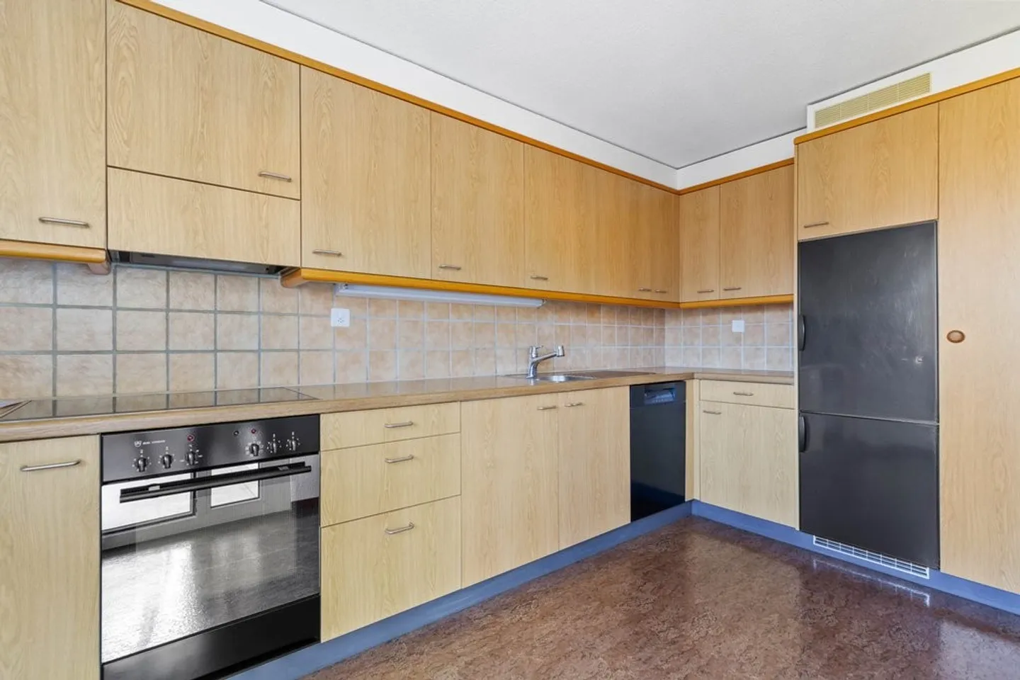 Family-Friendly Apartment - Photo 2 of 7