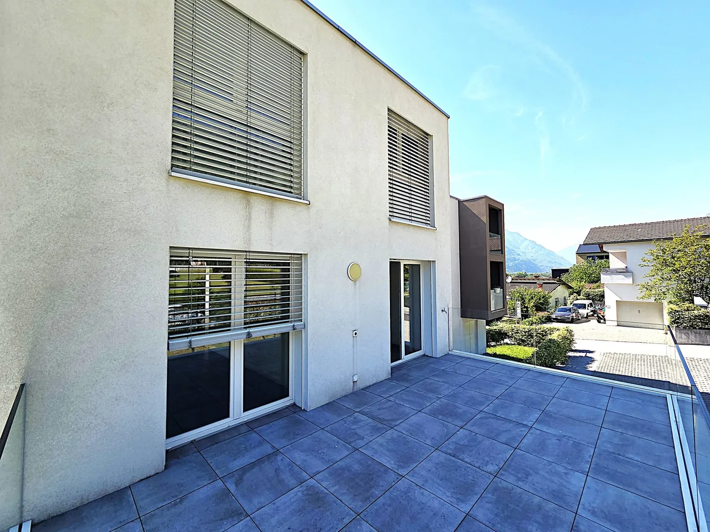Modern apartment with 3.5 rooms in Claro – panoramic view and full accessibility - Photo 9 of 9