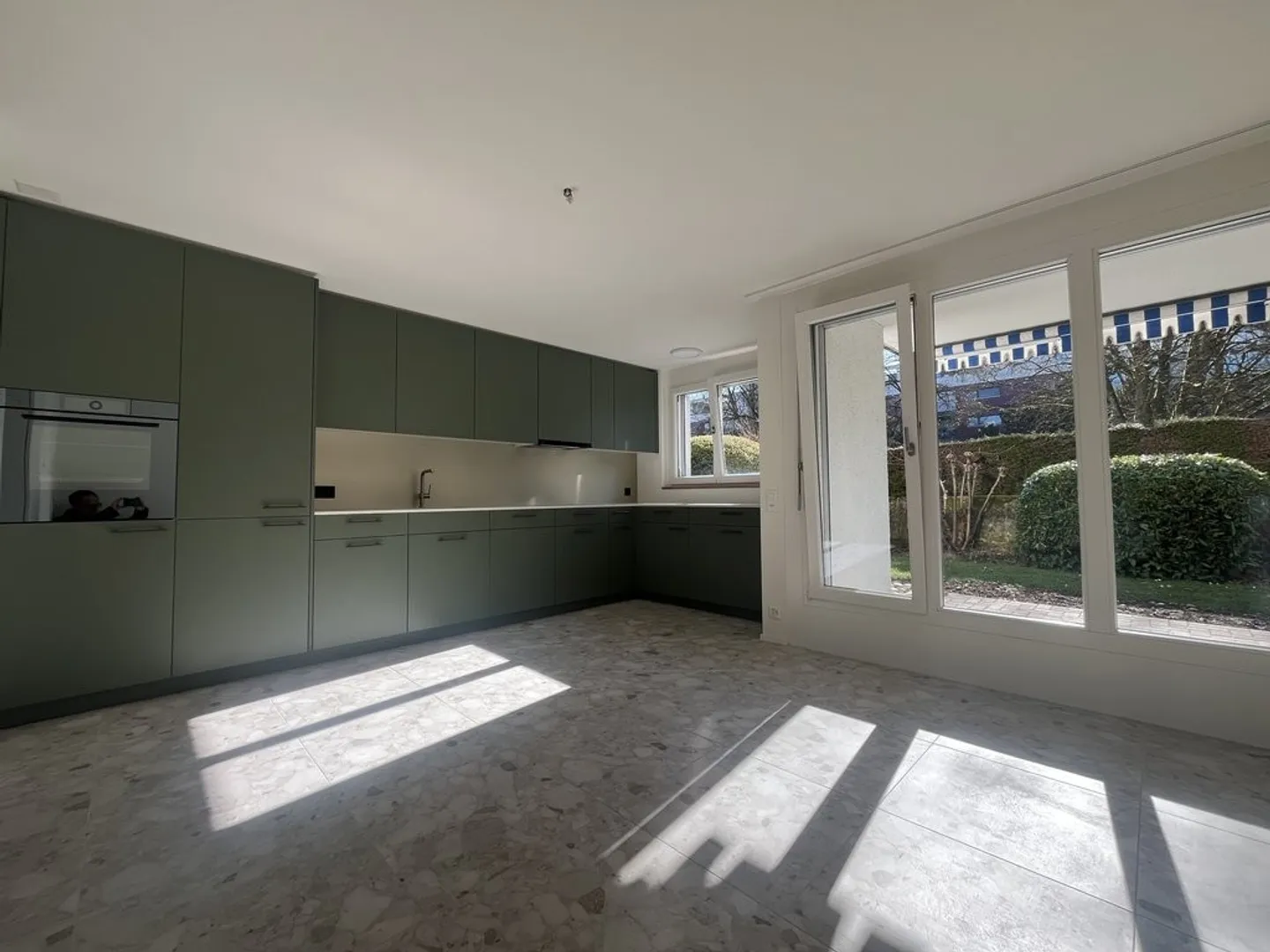 Première location - Appartement lumineux au rez-de-chaussée à louer - Photo 1 sur 9