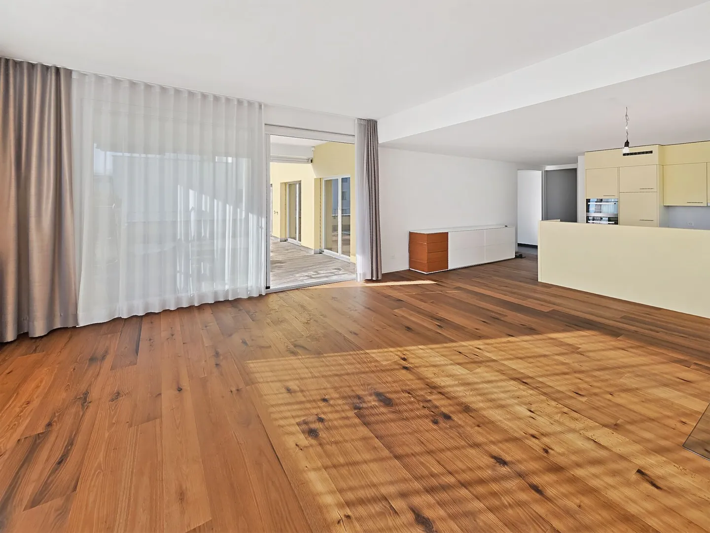 Paradiso familiare soleggiato con terrazza e giardino - Foto 1 di 23