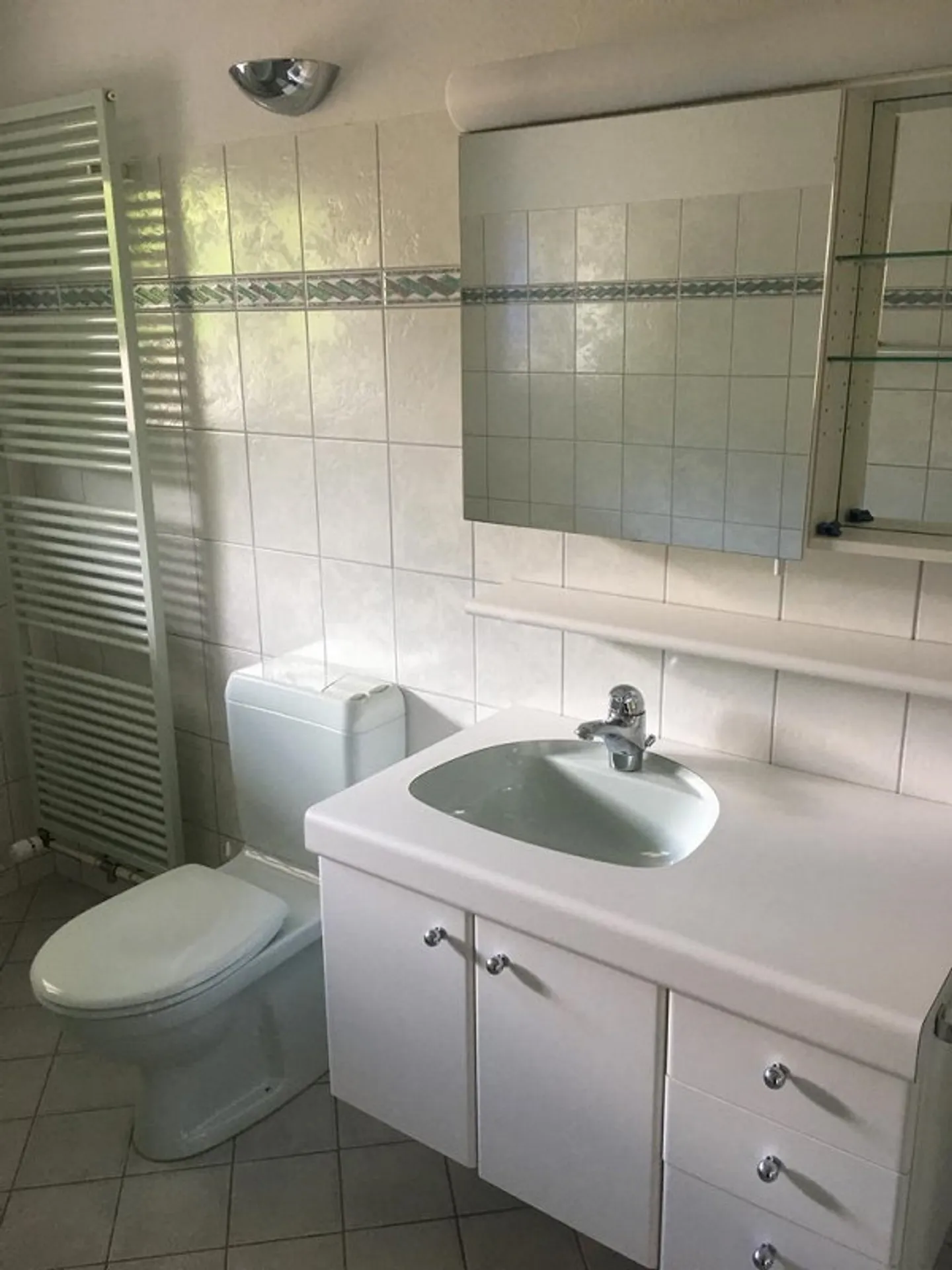 Bellissimo appartamento spazioso di 2,5 stanze con nuova cucina - Foto 6 di 9