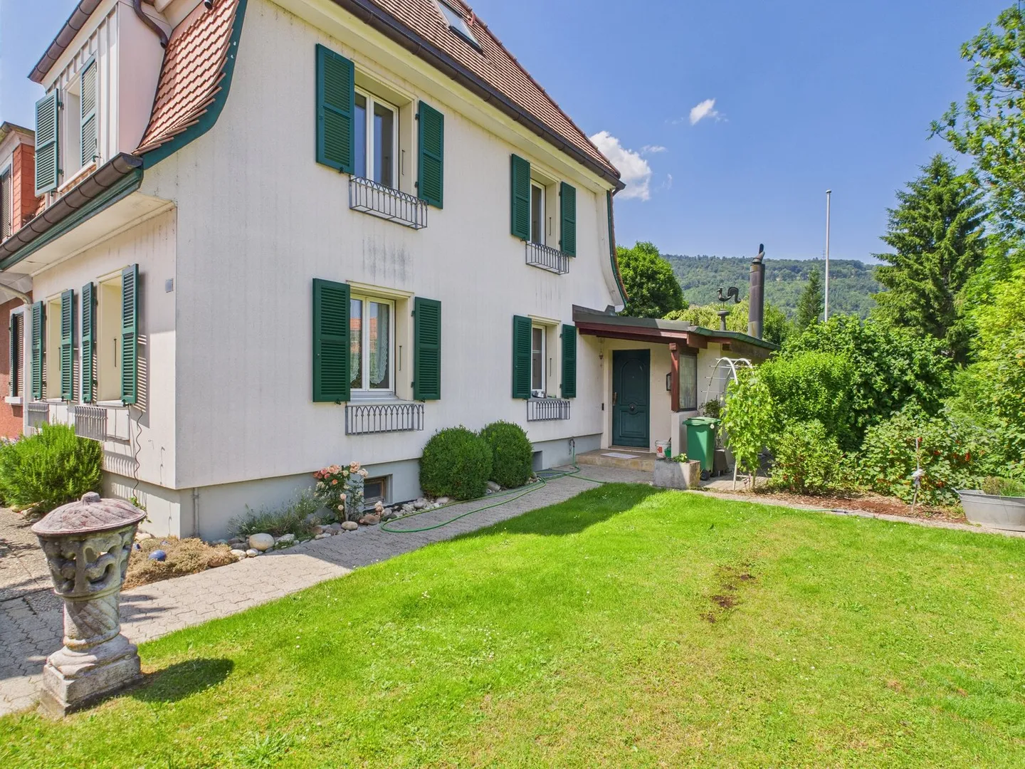 Charmantes Einfamilienhaus mit grosszügigem Garten - Foto 2 von 13