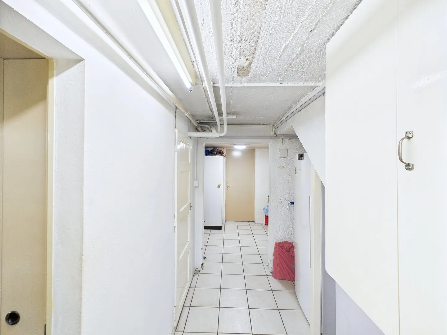 Charmantes Einfamilienhaus mit grosszügigem Garten - Foto 8 von 13