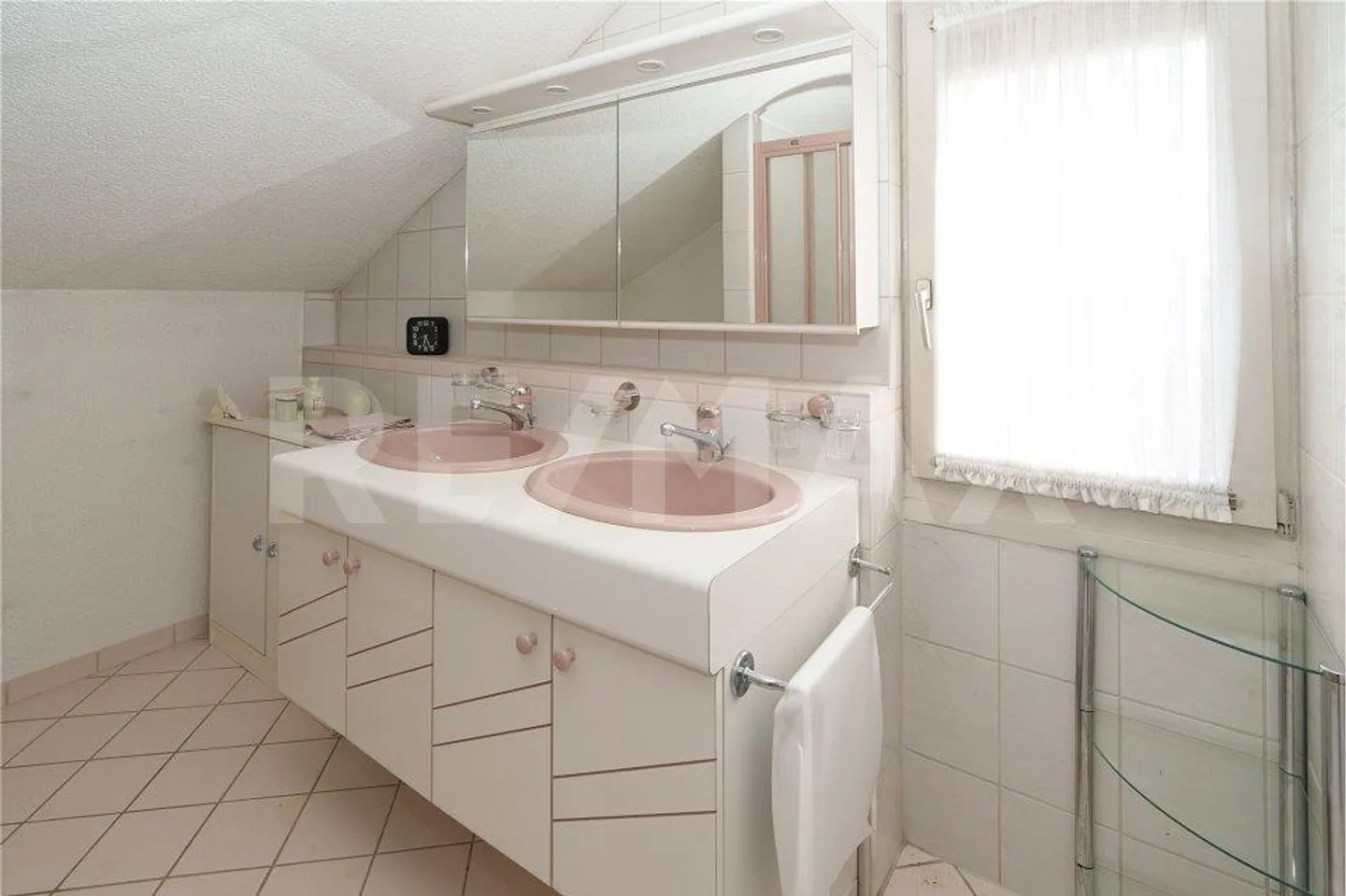 Maison bi-familiale ou maison multi-générationnelle avec vue sur la montagne - Photo 9 sur 13