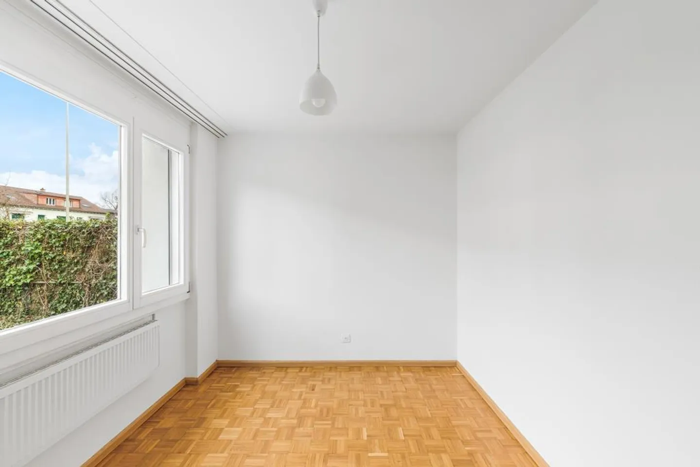 Luminoso appartamento di 4 stanze in una piccola casa plurifamiliare in affitto - Foto 11 di 12