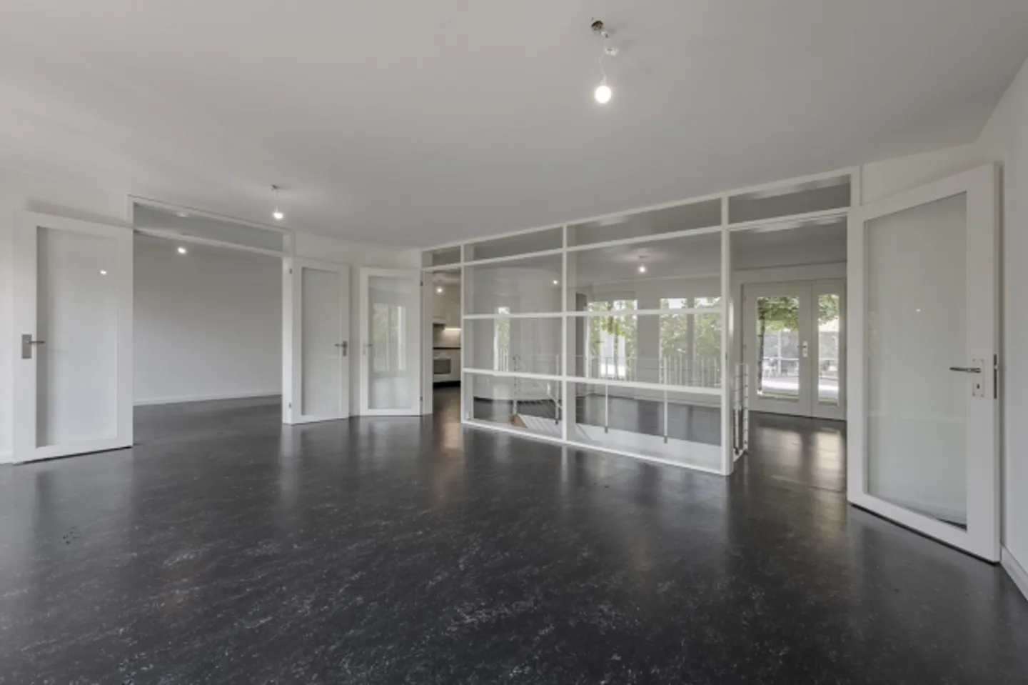 Duplex for sale - Photo 3 of 10