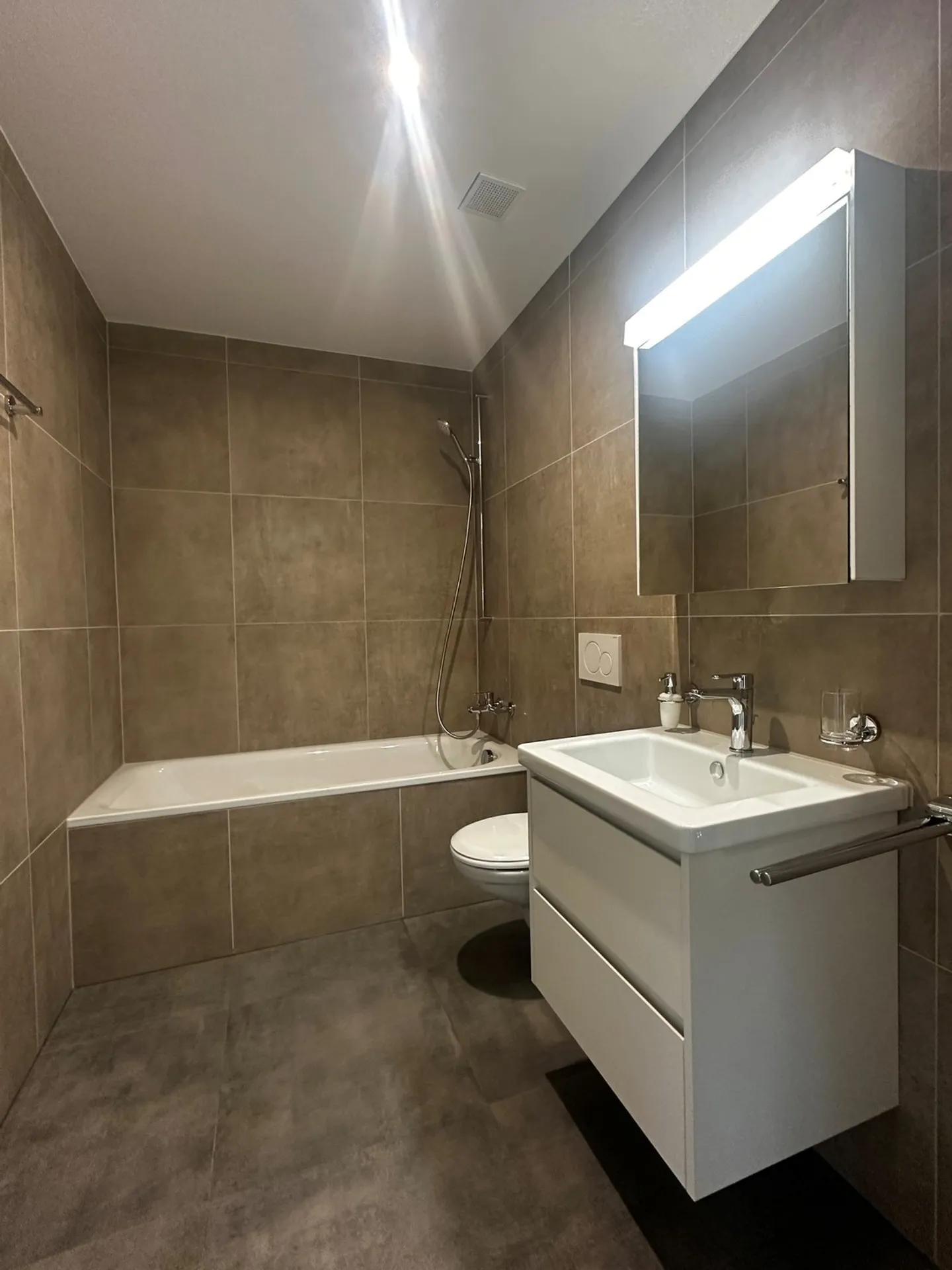 Modernes Apartment in Höri - Foto 5 von 6