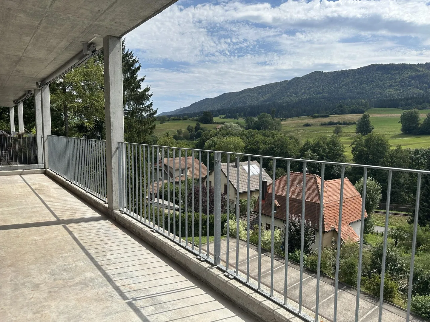 Beautiful 5.5-room apartment in Tavannes on the ground floor - Photo 4 of 8