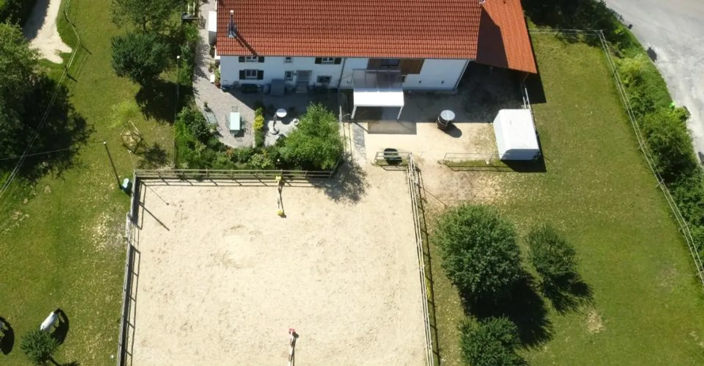 Ferme rénovée avec installations équestres - Photo 2 sur 29