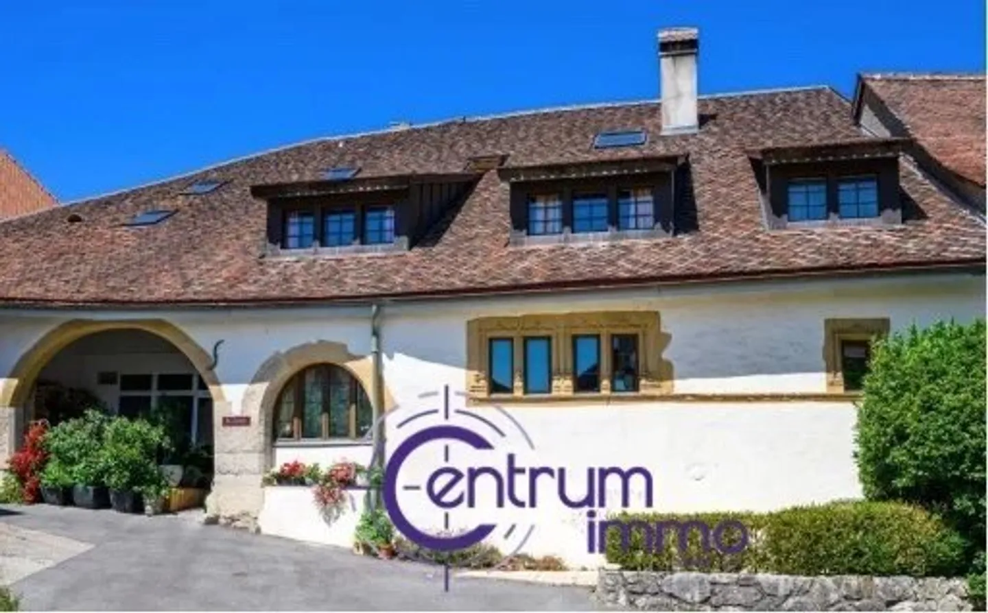 Maison 9.5 pièces - Photo 2 sur 12