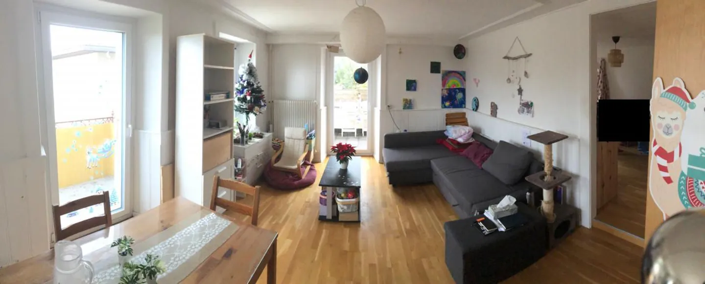 Appartement lumineux avec vue - Photo 2 sur 6