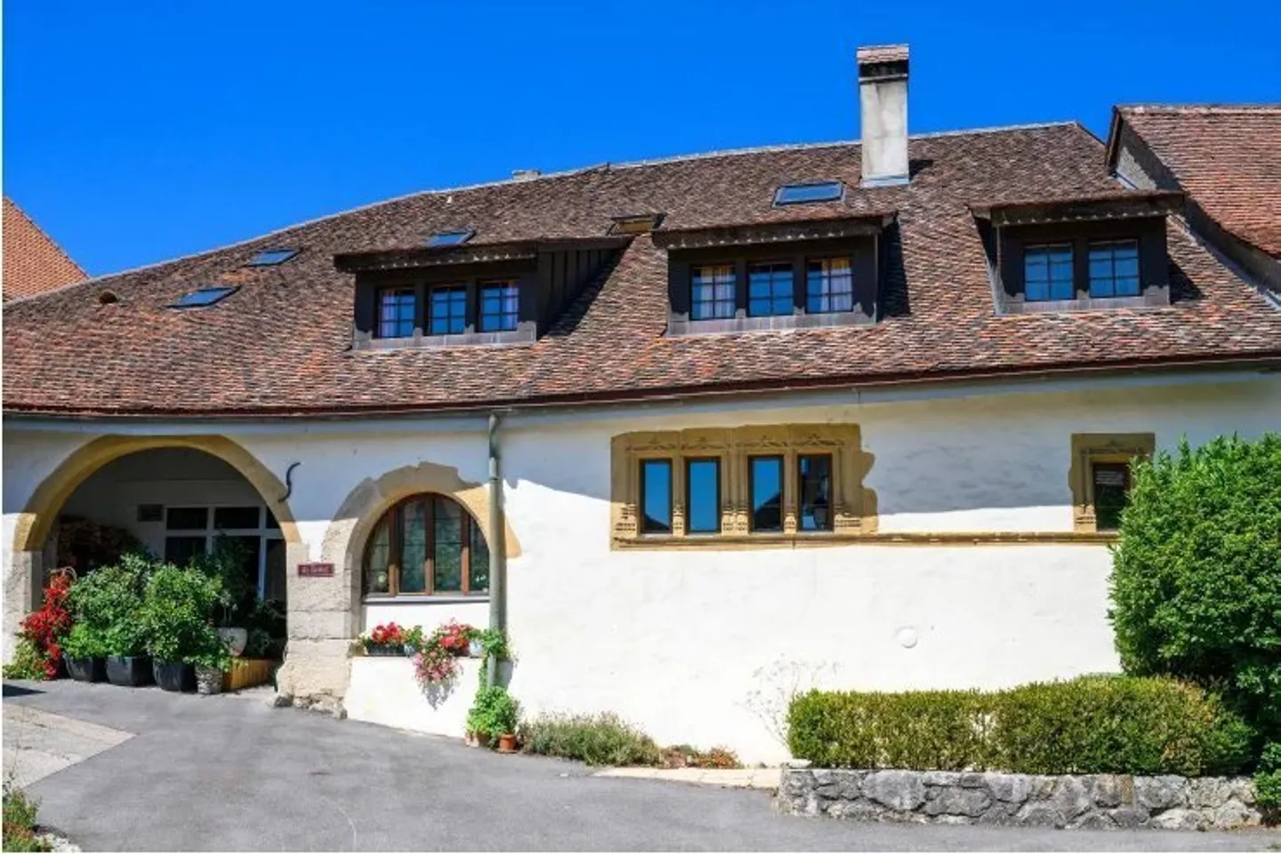 Maison 9.5 pièces - Photo 4 sur 12