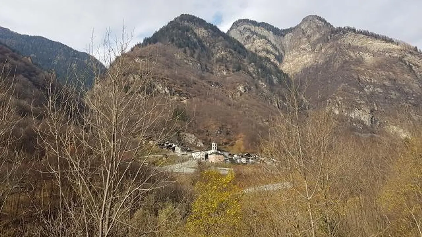 Incantevole casa plurifamiliare a Buseno - Foto 6 di 14