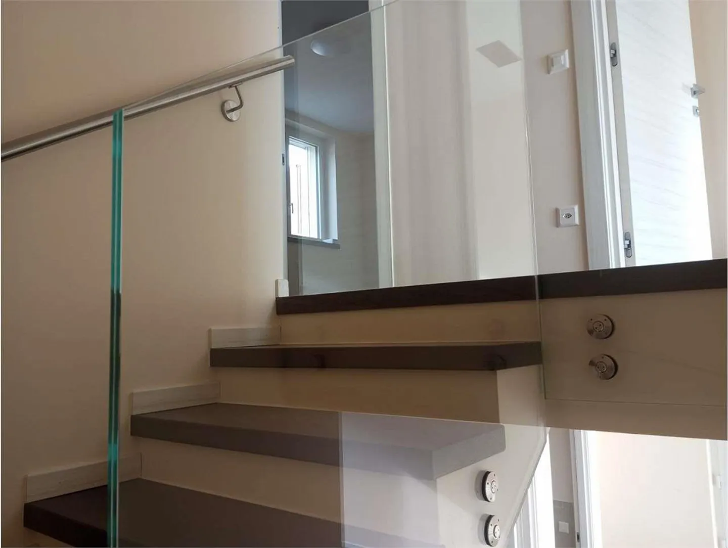 MINERGIE-VILLA MIT GARTEN IN ARZO - Foto 10 von 13