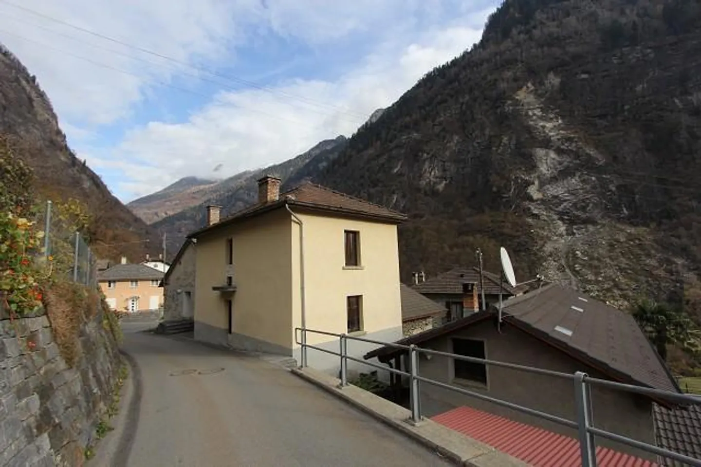 Incantevole casa plurifamiliare a Buseno - Foto 14 di 14