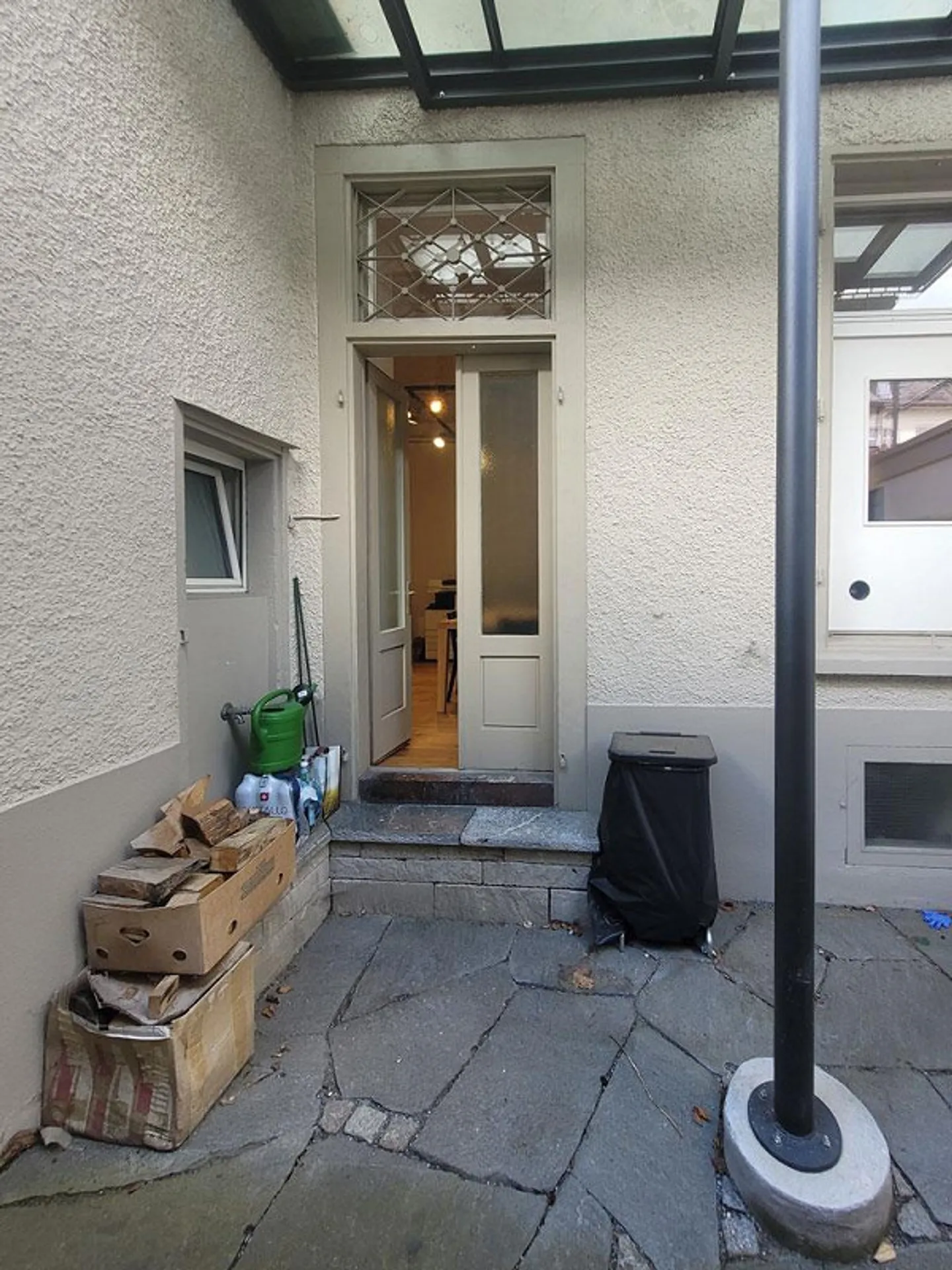 Ladenlokal an sehr attraktiver Lage inmitten von Glarus - Photo 3 sur 7