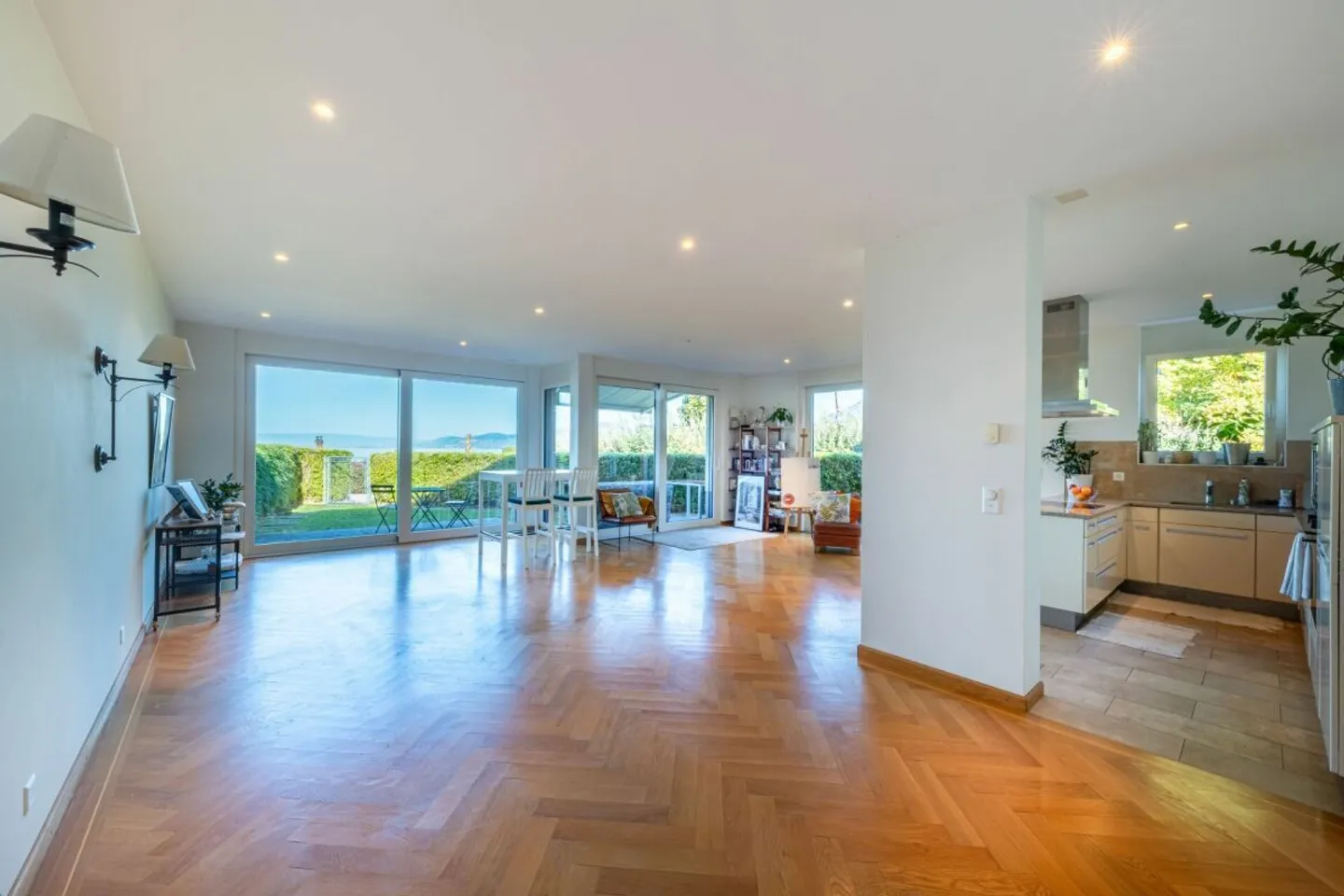 Superbe appartement de 3.5 pièces en bord de lac - Photo 2 sur 9