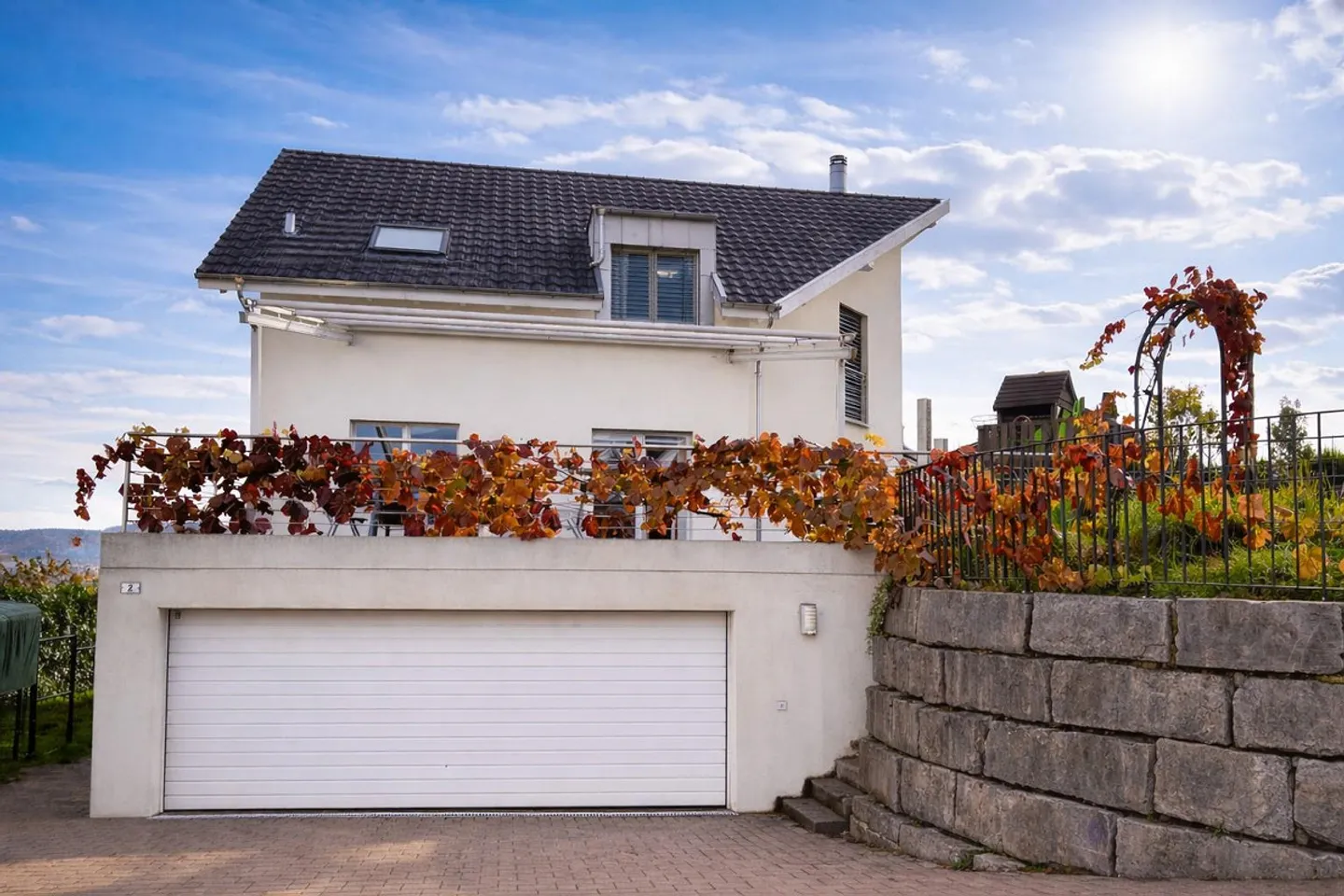 Modernes Einfamilienhaus mit Garten - Foto 11 von 13