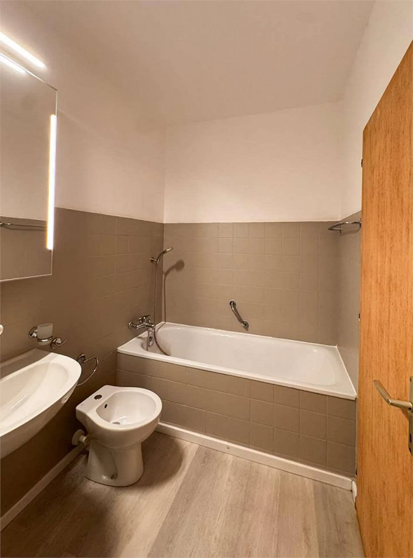 SOLARE 3.5 RINNOVATO A CASLANO - Foto 8 von 13