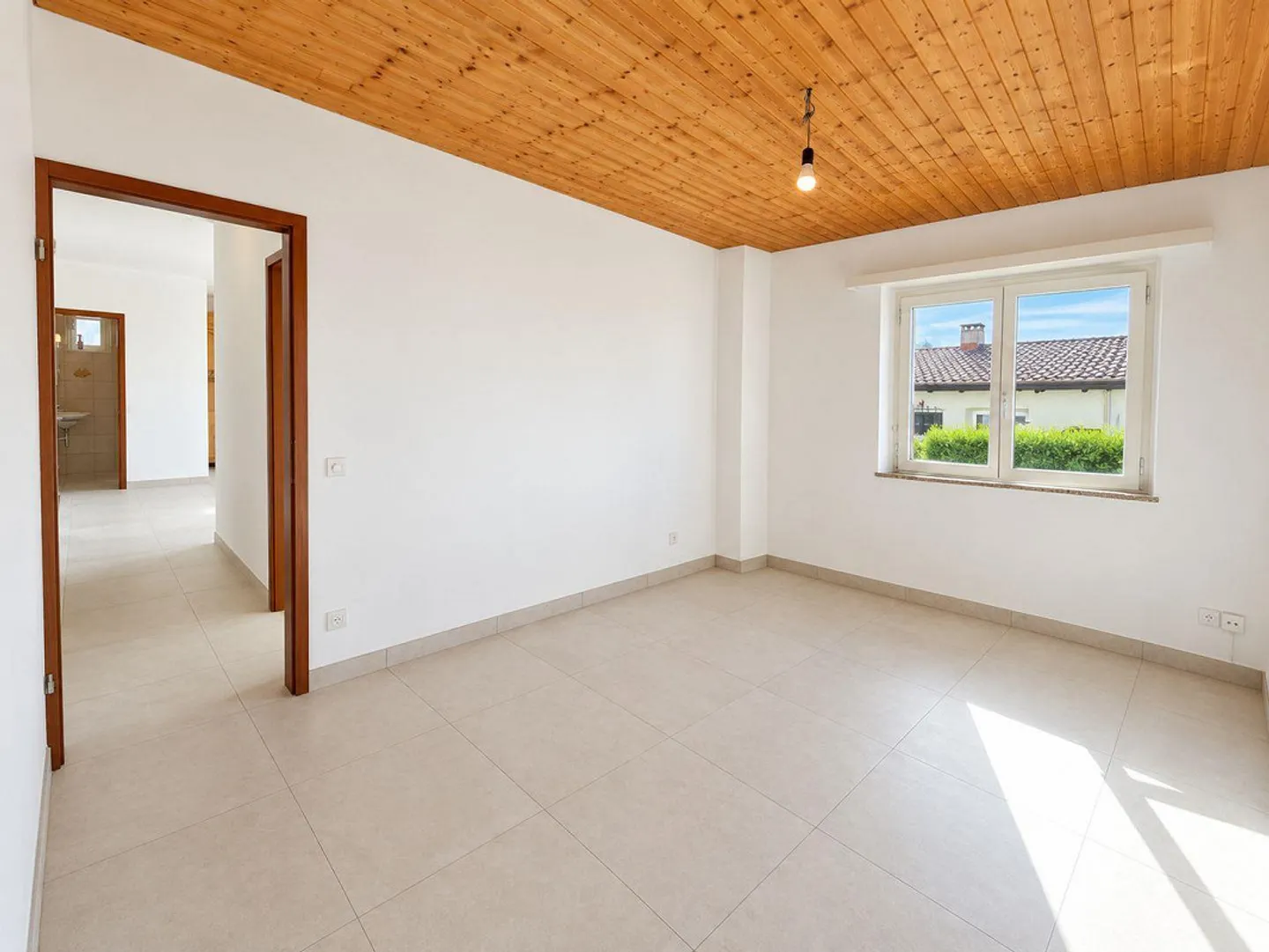Luminoso appartamento di 3.5 locali in posizione tranquilla - Foto 6 di 9