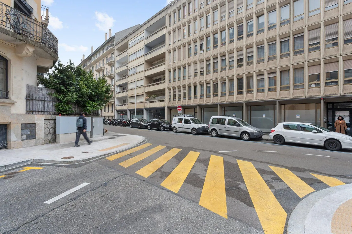 Charming Studio on 5th Floor - Photo 1 of 5