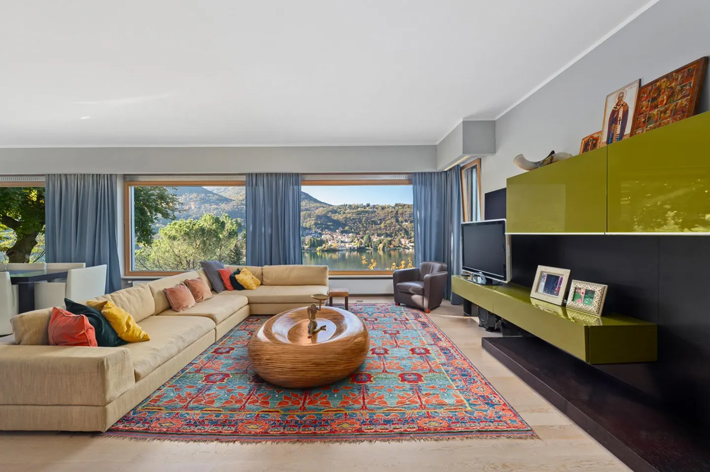 Elegante Villa mit Pool - Foto 5 von 11