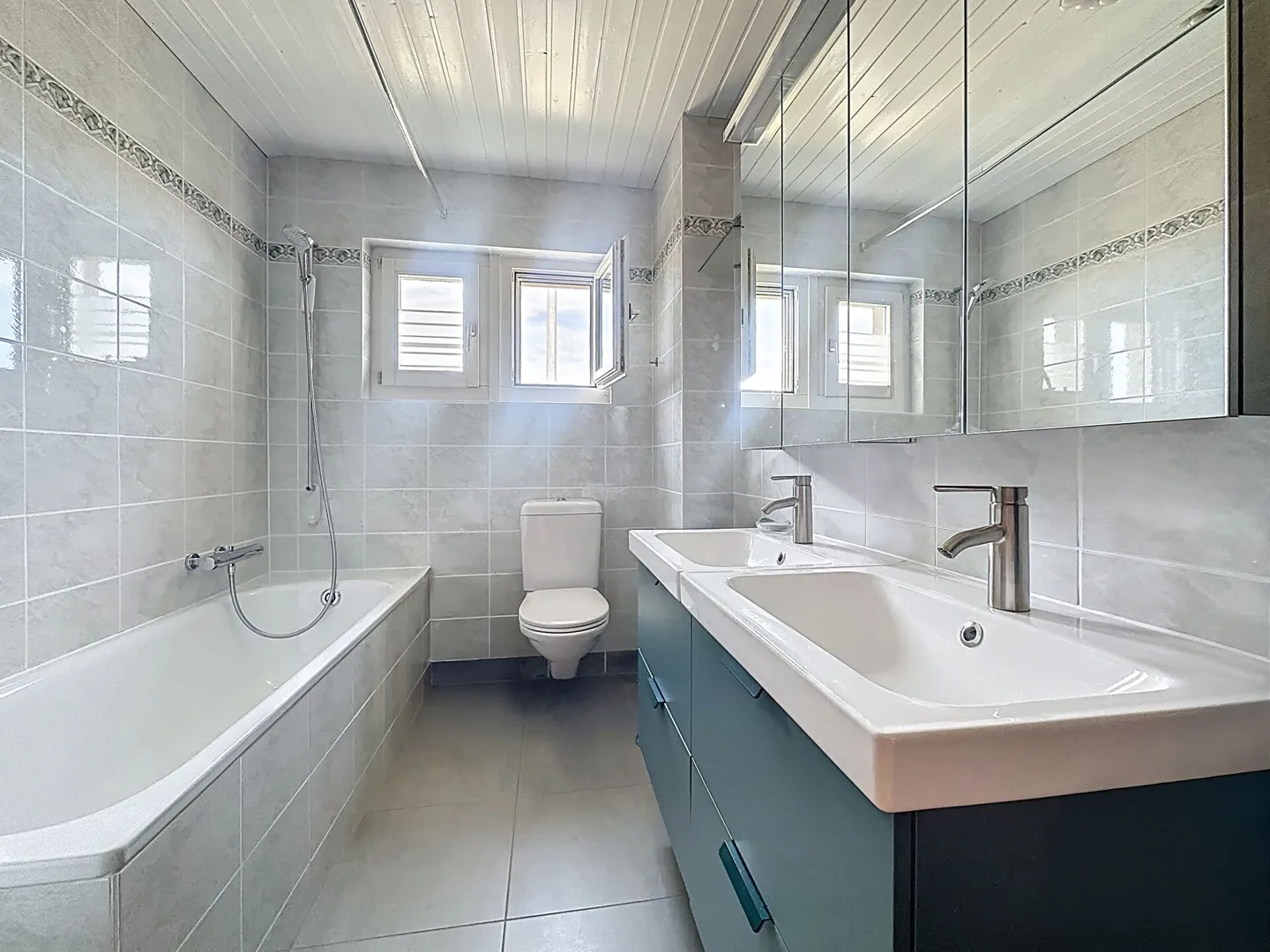 DUPLEX APARTMENT WITH 5 ROOMS, BALCONY, AND INDOOR AND OUTDOOR PARKING SPACES - Photo 16 of 23