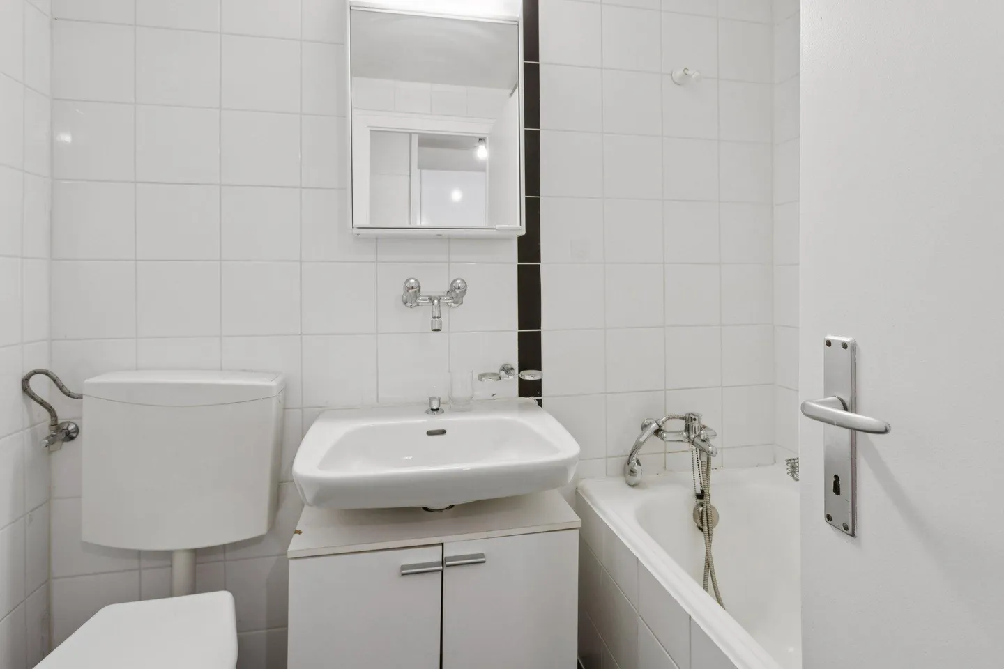 Charming Studio on 5th Floor - Photo 5 of 5