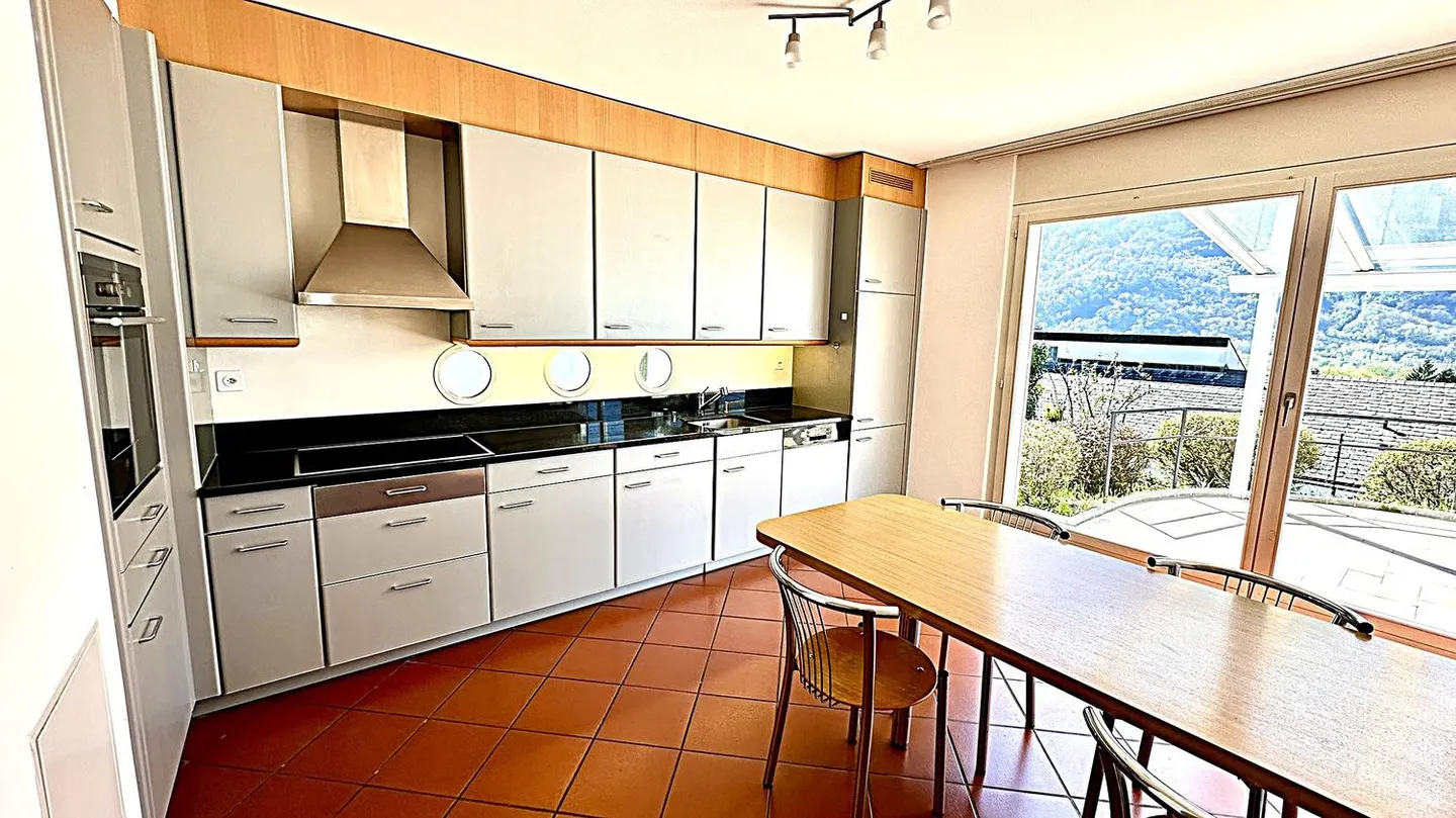 Casa unifamiliare in zona residenziale tranquilla - Foto 3 di 20