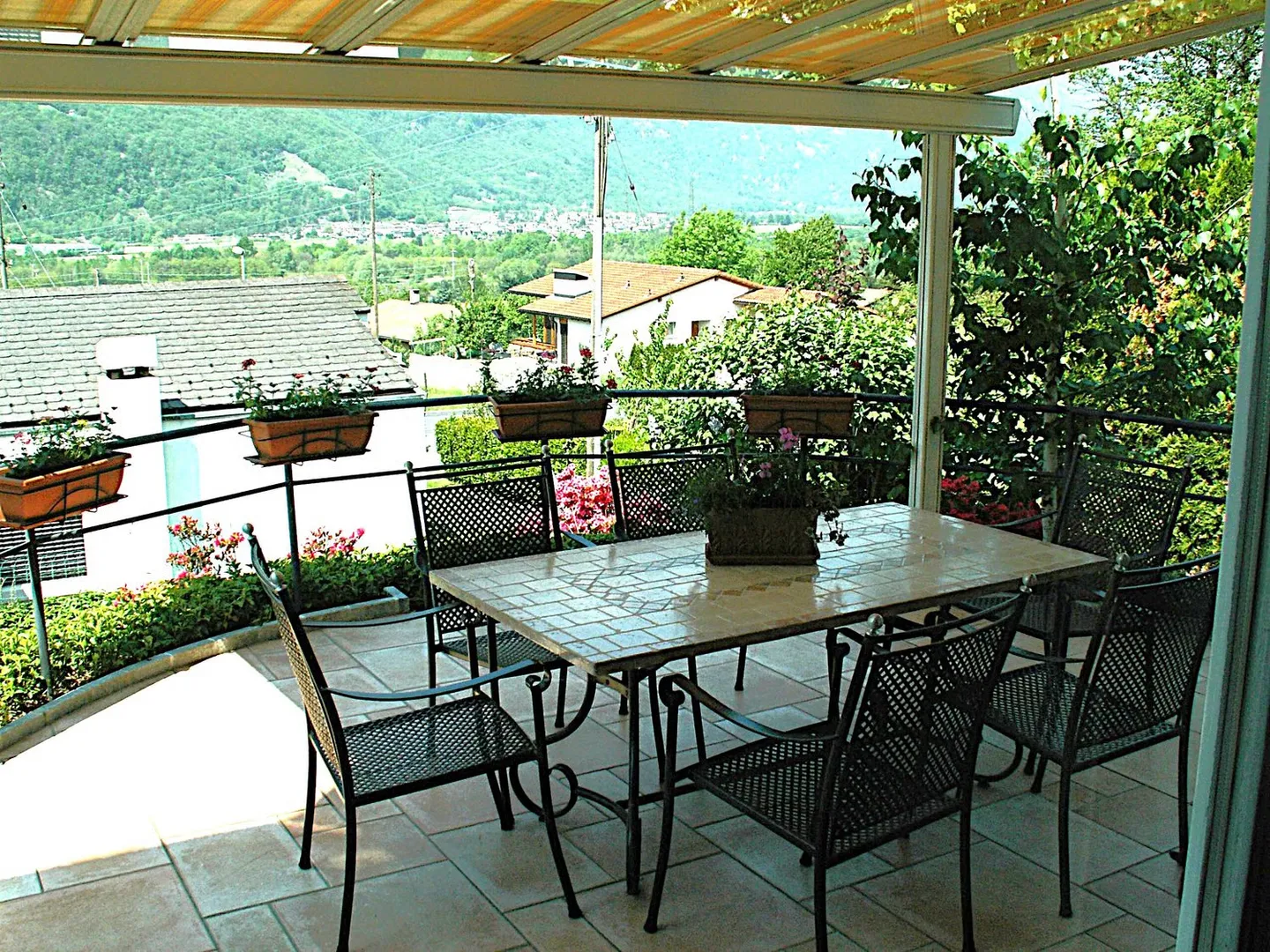 Casa unifamiliare in zona residenziale tranquilla - Foto 6 di 20