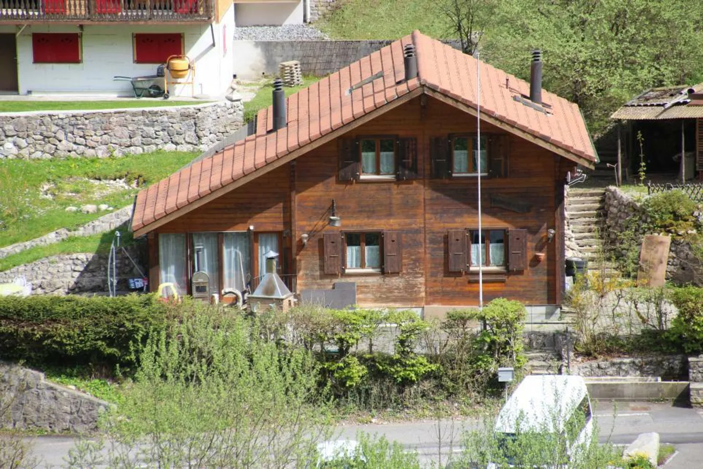 Grande chalet di 5 1/2 locali di circa 136 m2 di superficie abitabile su un lotto paesaggistico di 7 - Foto 2 di 13