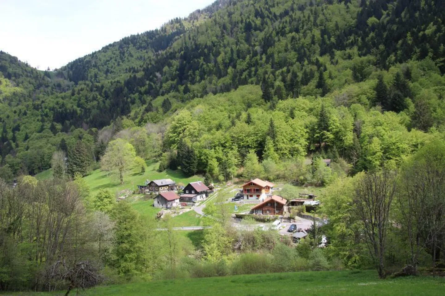 Grande chalet di 5 1/2 locali di circa 136 m2 di superficie abitabile su un lotto paesaggistico di 7 - Foto 4 di 13