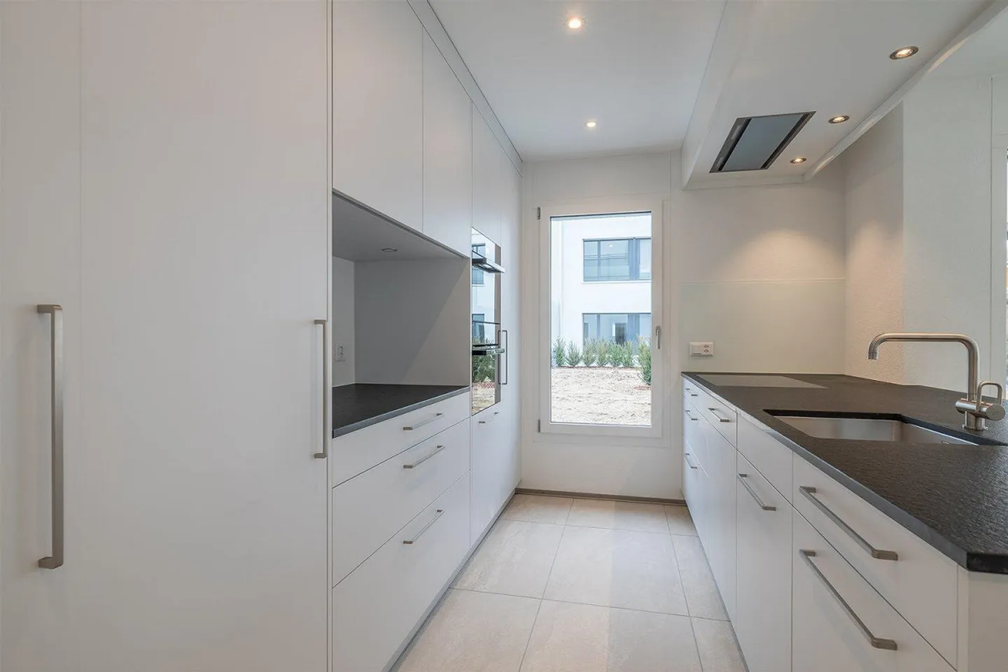 Sonnige 4½-Zimmer-Wohnung im EG in ruhigem, familienfreundlichem Qu... - Foto 5 von 13