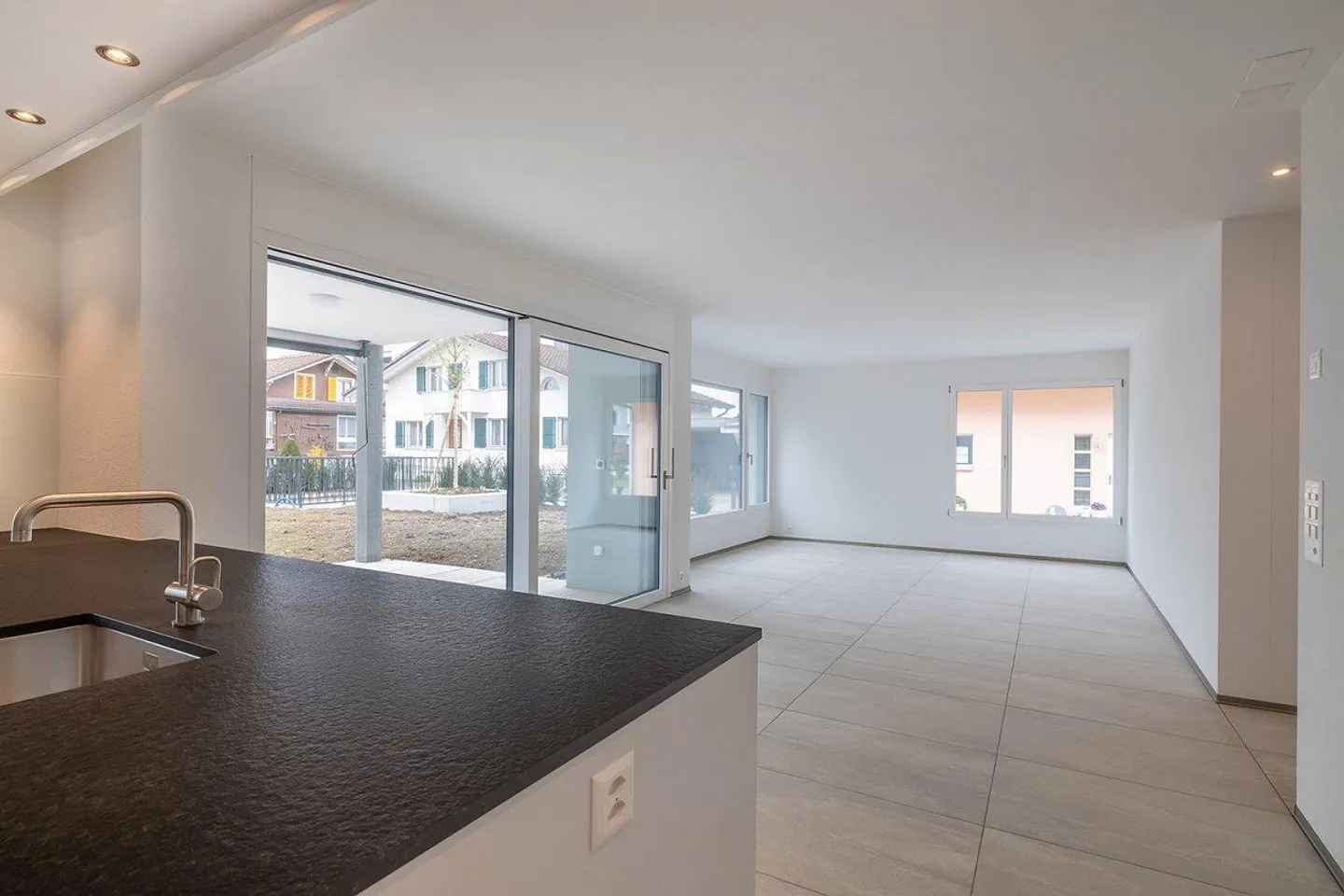 Sonnige 4½-Zimmer-Wohnung im EG in ruhigem, familienfreundlichem Qu... - Foto 7 von 13